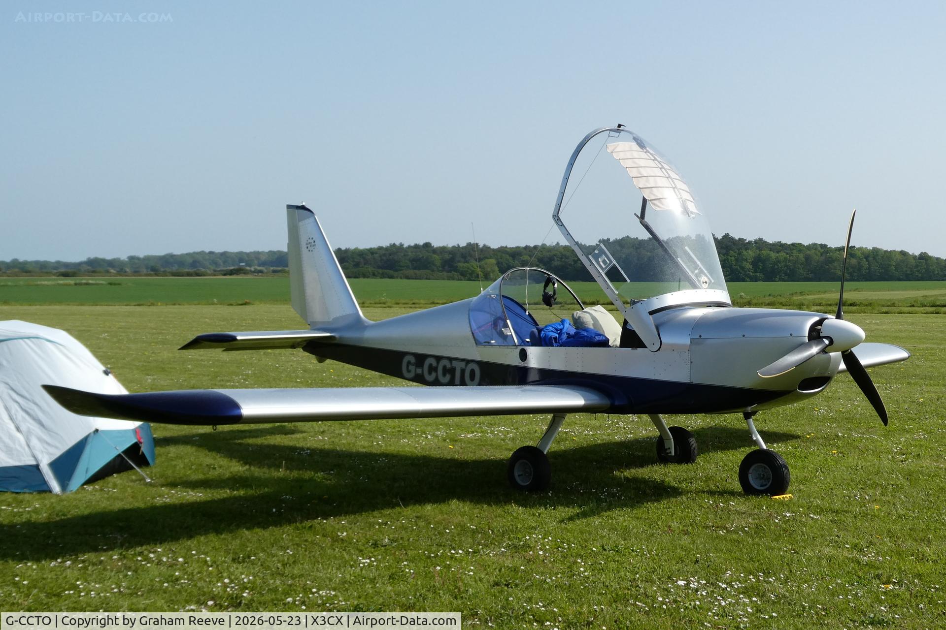 G-CCTO, 2004 Aerotechnik EV-97 Eurostar, c/n PFA 315-14136, Parked at Northrepps.
