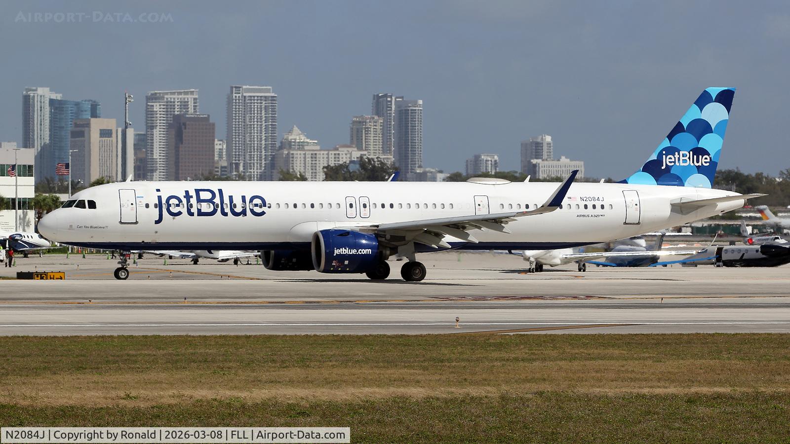 N2084J, 2020 Airbus A321-271NX, c/n 10029, at fll