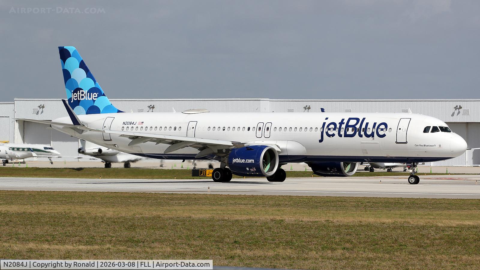 N2084J, 2020 Airbus A321-271NX, c/n 10029, at fll