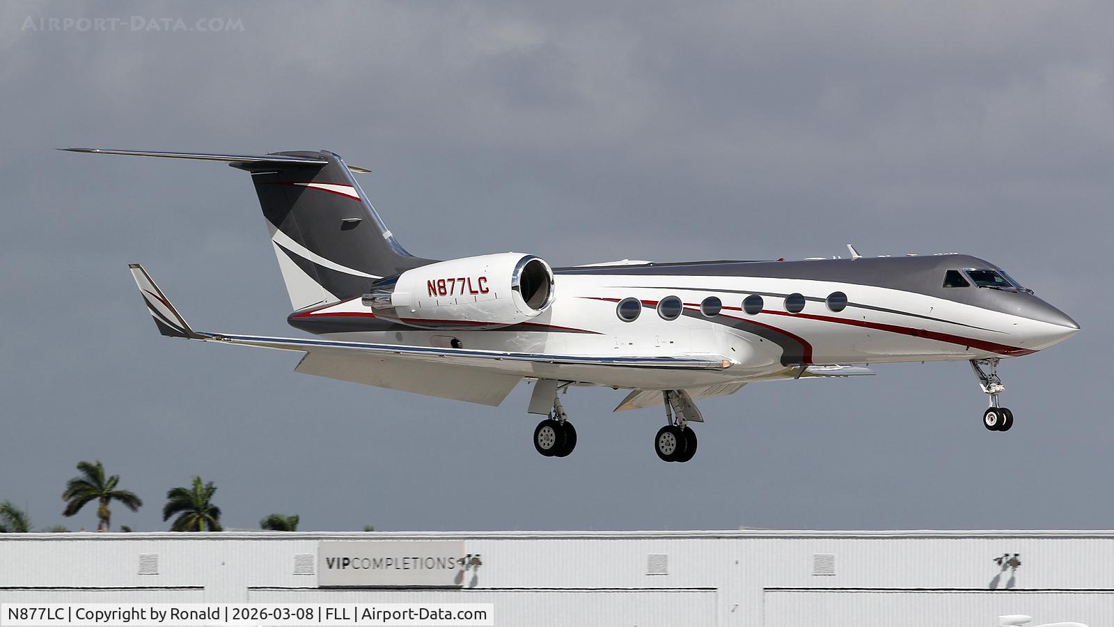 N877LC, 1991 Gulfstream Aerospace G-IV, c/n 1165, at fll