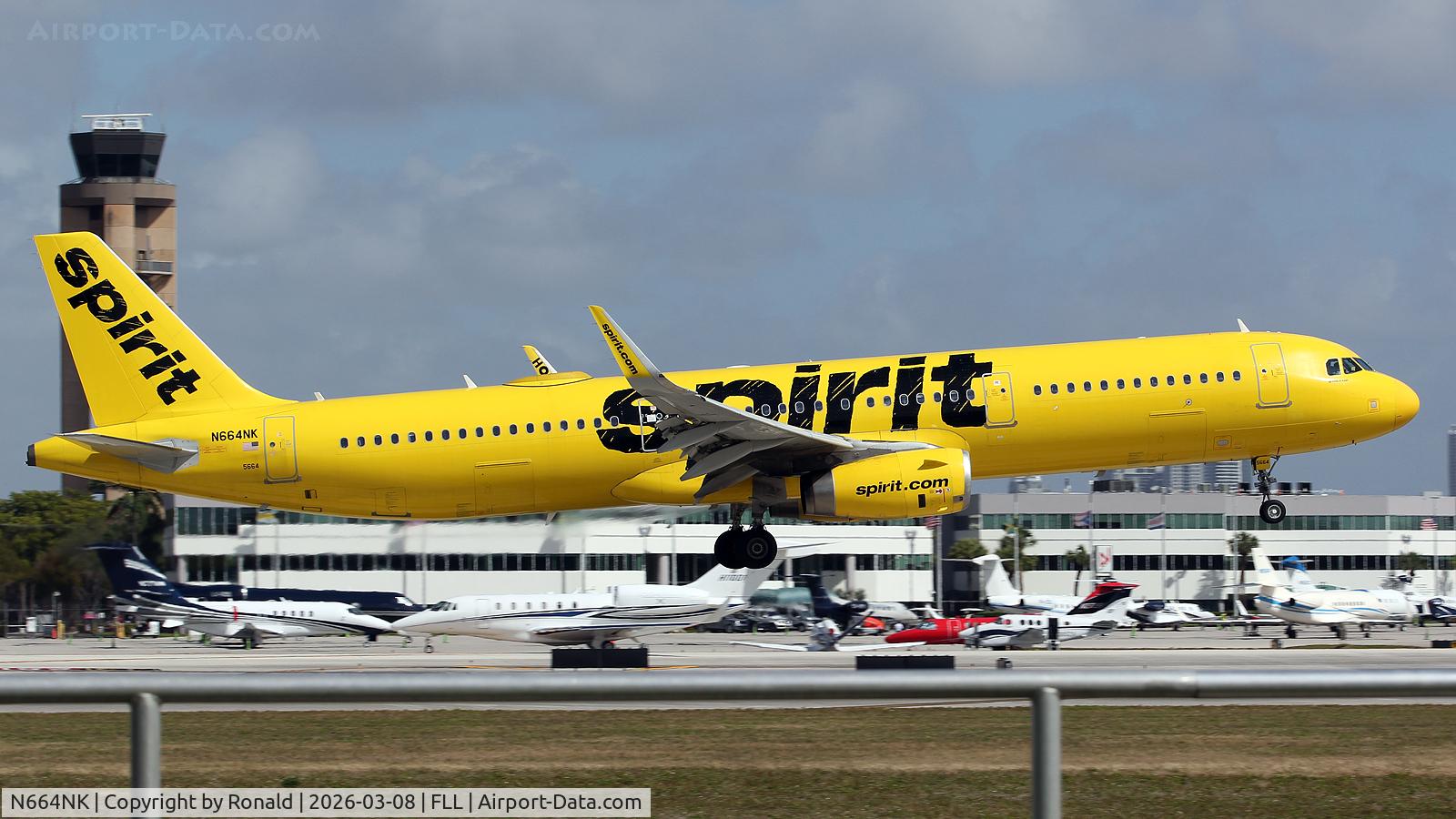 N664NK, 2016 Airbus A321-231, c/n 7021, at fll
