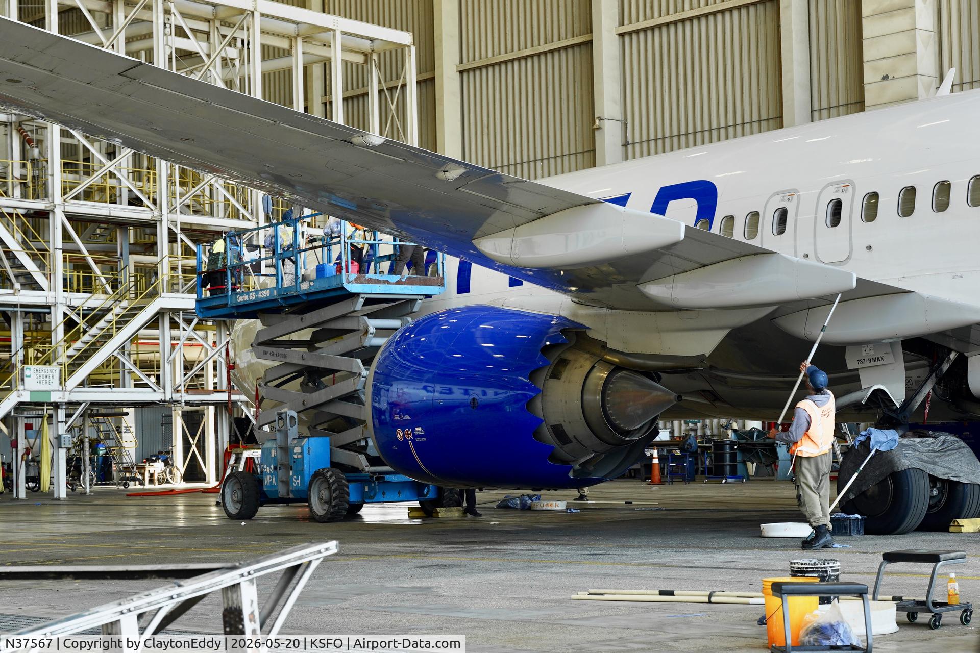N37567, 2023 Boeing 737-9 MAX, c/n 67190 l/n 8660, SFO 2026