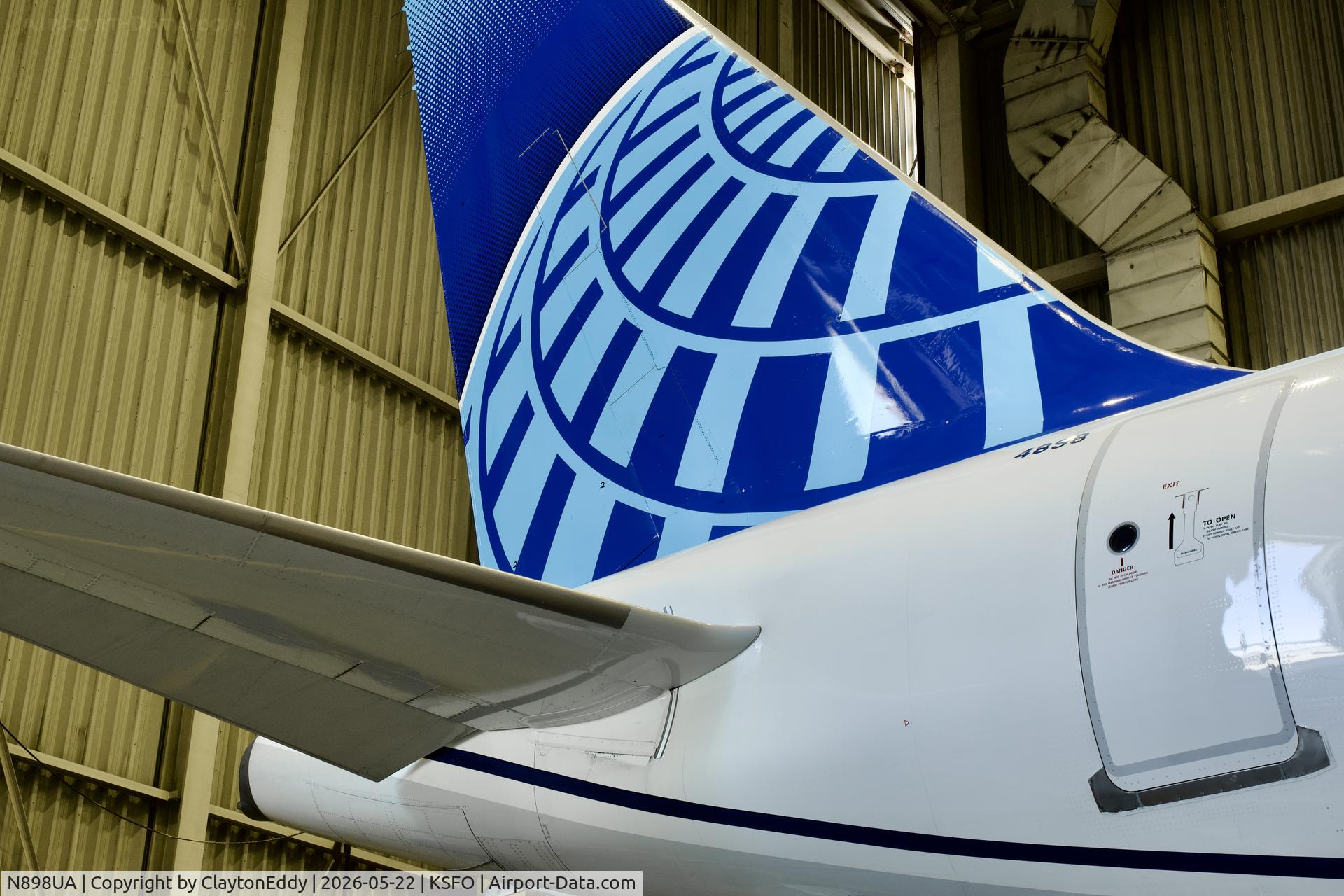 N898UA, 2007 Airbus A319-132, c/n 3311, IAE V2500 engines SFO 2026