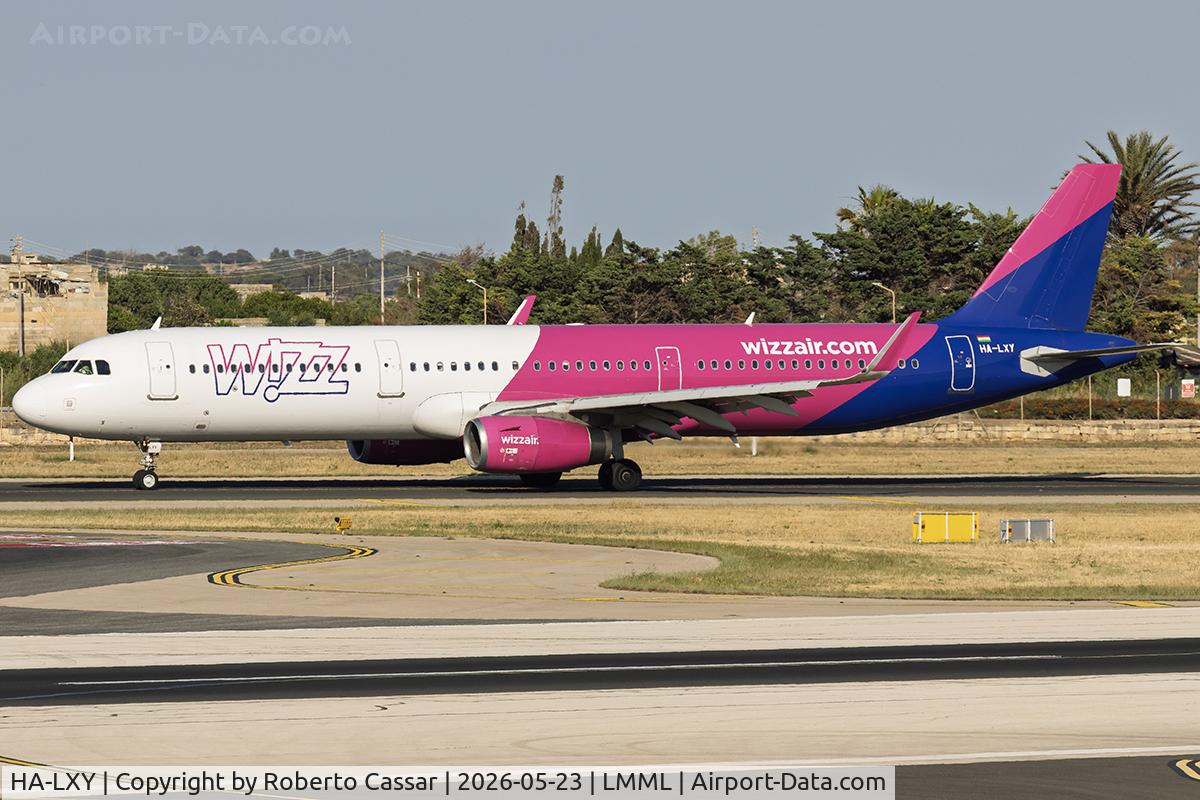 HA-LXY, 2017 Airbus A321-231, c/n 8044, Charlie