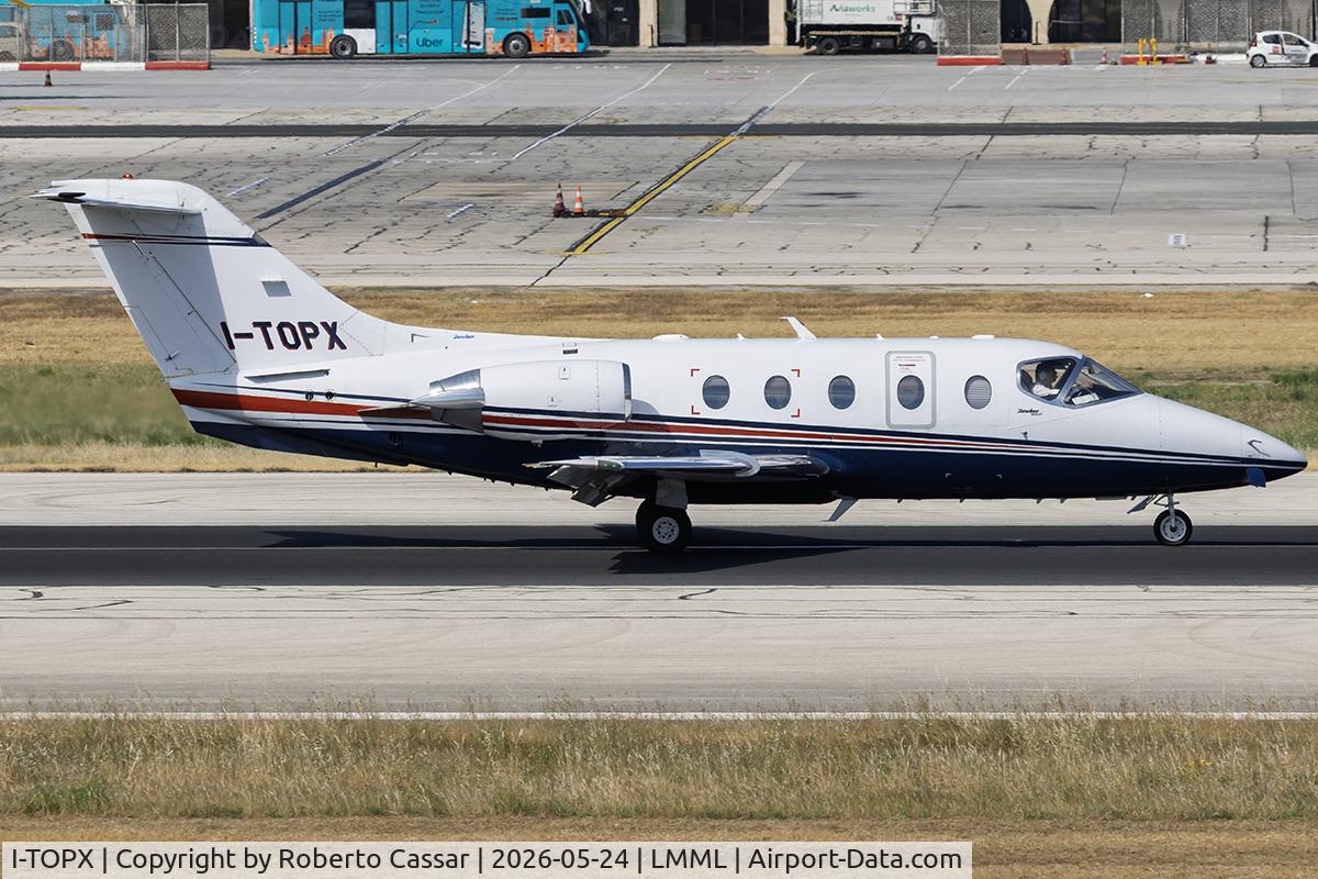 I-TOPX, 2008 Hawker Beechcraft 400A Beechjet, c/n RK-579, Runway 13