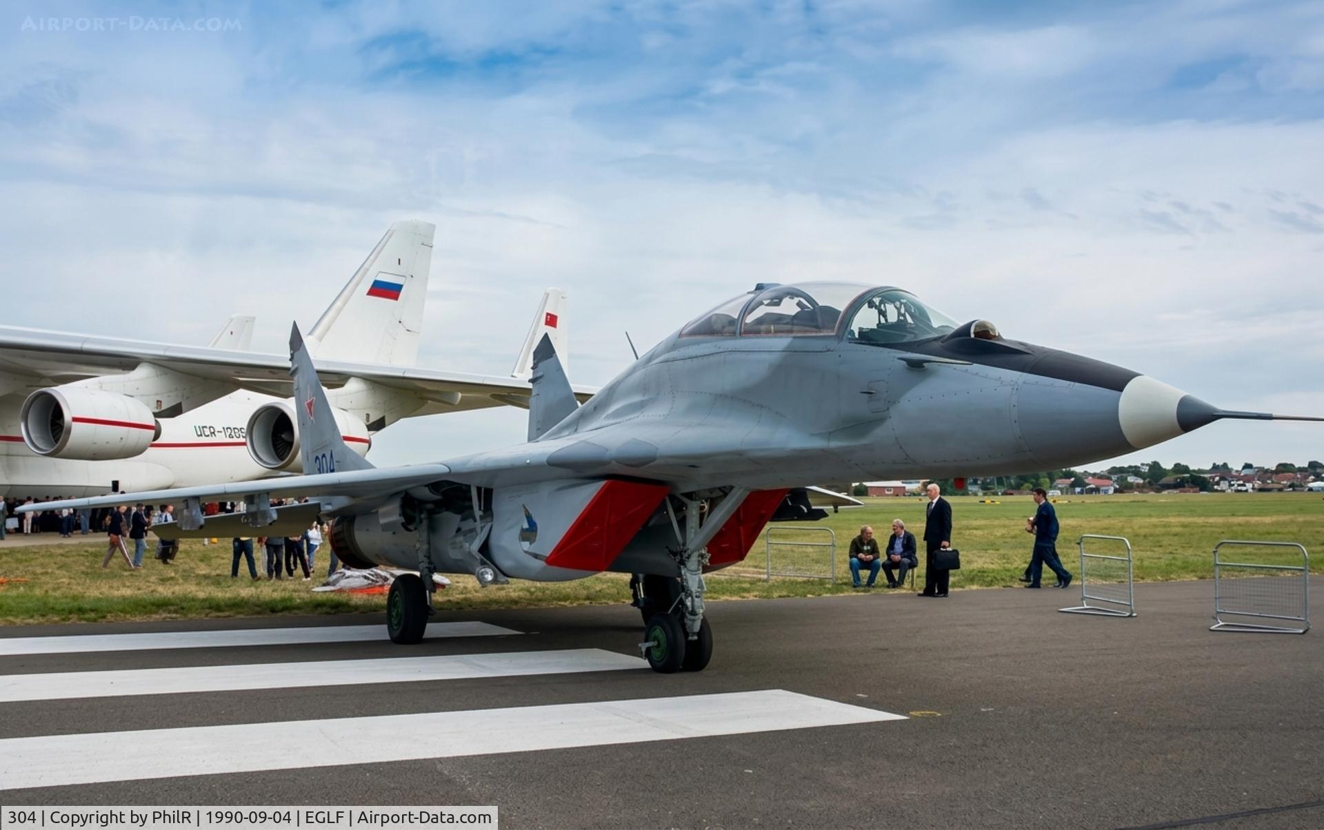 304, Mikoyan-Gurevich MiG-29UB (9-51), c/n N50903008134, 304 Mig-29UB Fulcrum SovAF SBAC 