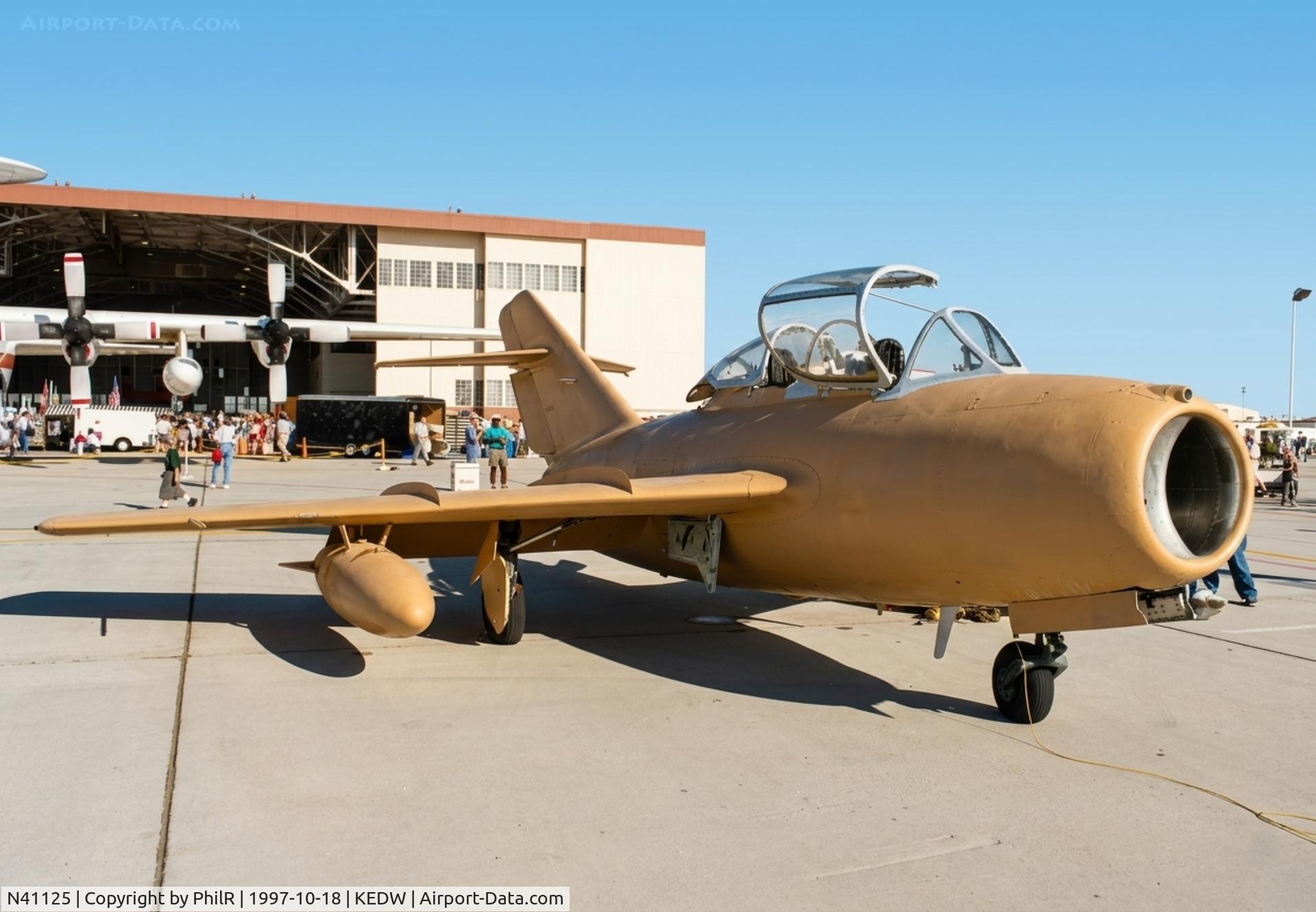 N41125, 1954 PZL-Mielec SBLim-2 (MiG-15UTI), c/n 242266, N41125 1952 PZL-Mielec SBLim-2 (MiG-15UTI) Edwards AFB 