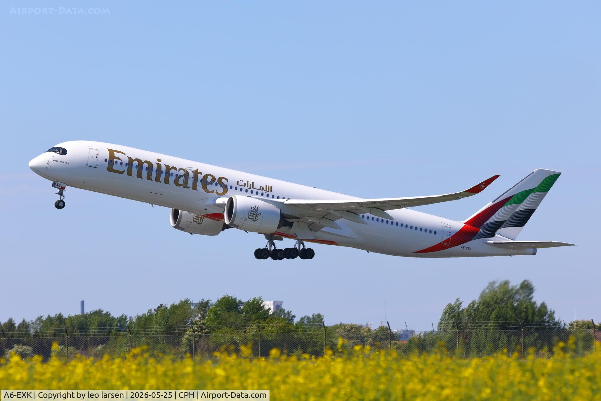 A6-EXK, 2025 Airbus 350-941, c/n 732, Copenhagen 25.5.2026
