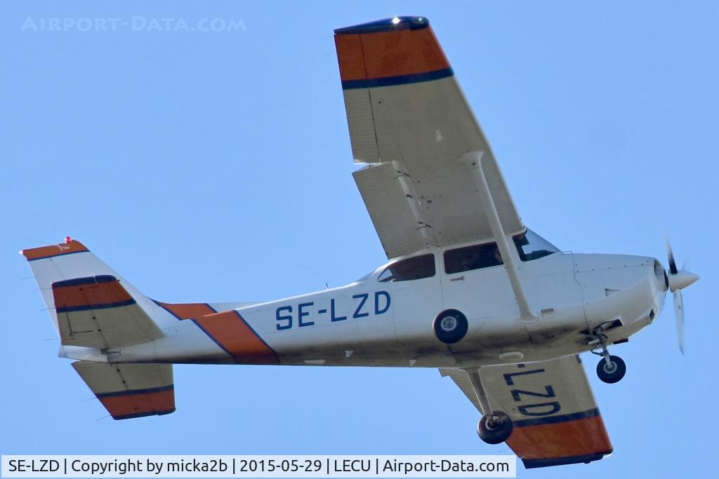 SE-LZD, 2005 Cessna 172R Skyhawk, c/n 17281251, In flight