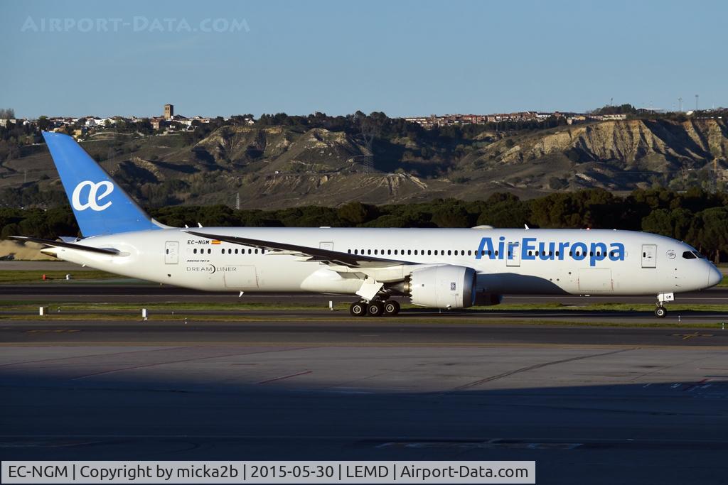 EC-NGM, 2020 Boeing 787-9 Dreamliner, c/n 62517, Taxiing