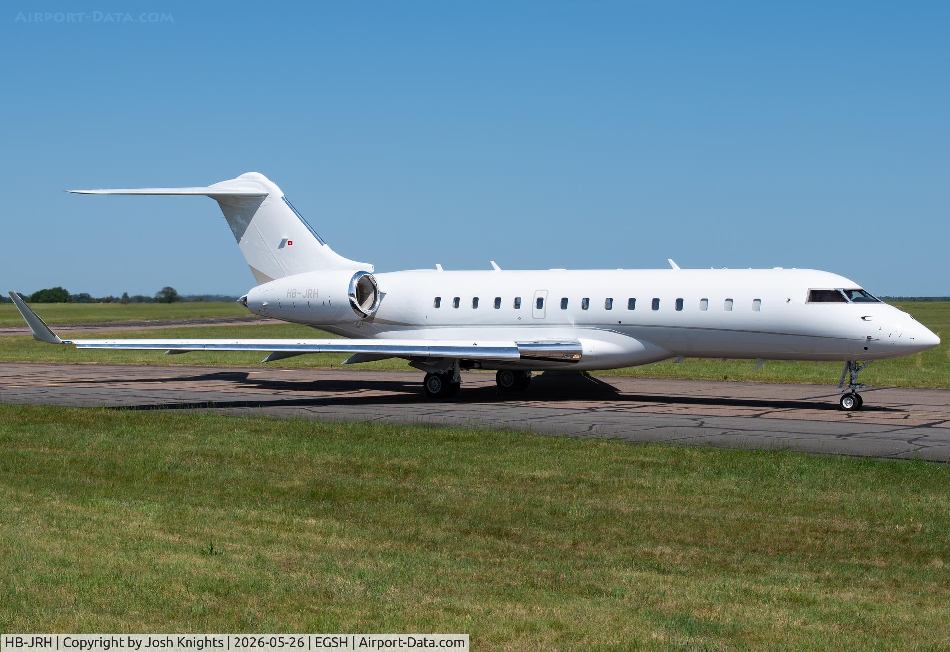 HB-JRH, 2014 Bombardier BD 700-1A10 Global 6000, c/n 9673, (Union Bank of Switzerland) Newly Acquired Global 6000 Taxiis for Departure Back to Basel After Respray.