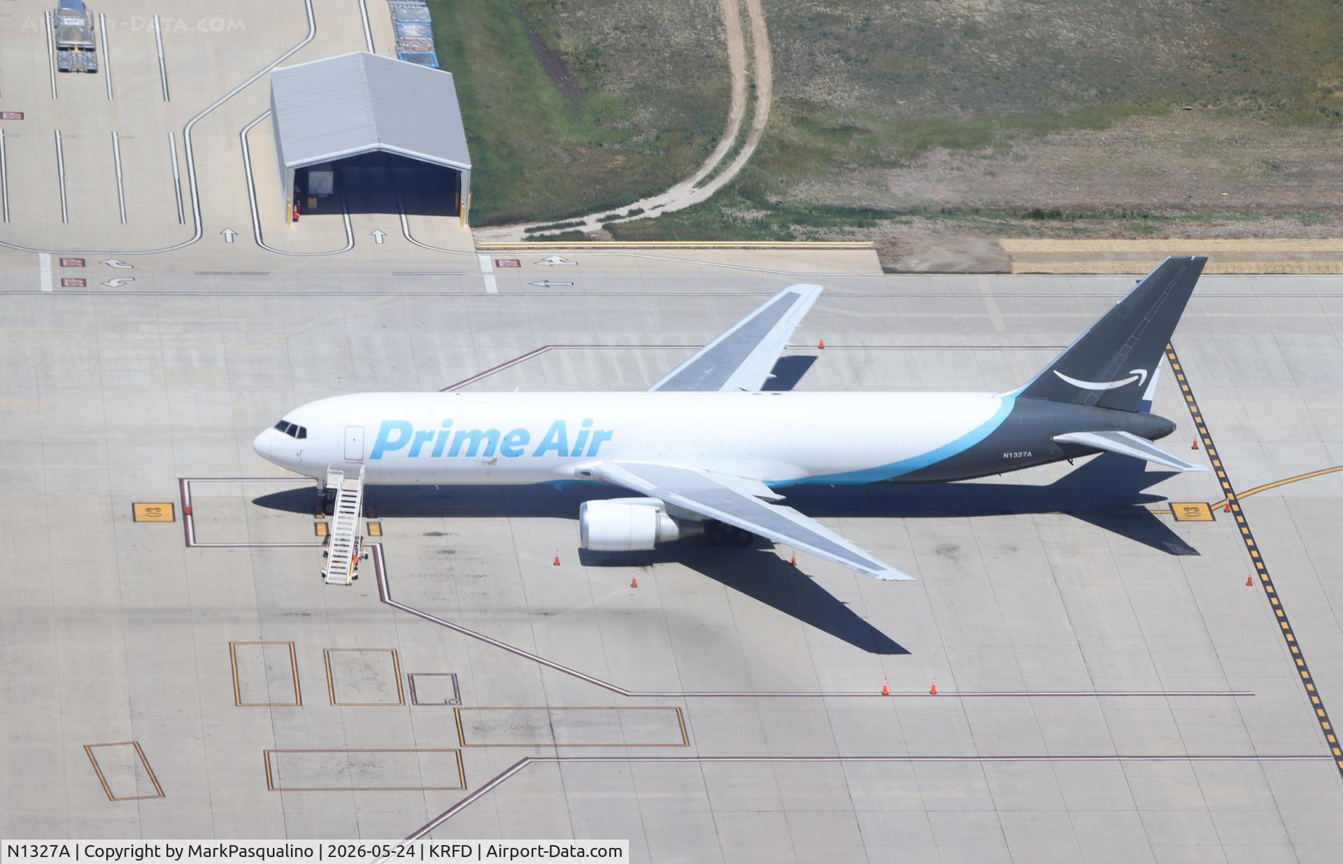 N1327A, 1996 Boeing 767-37D/ER, c/n 26328 l/n 637, Boeing 767-37D/ER