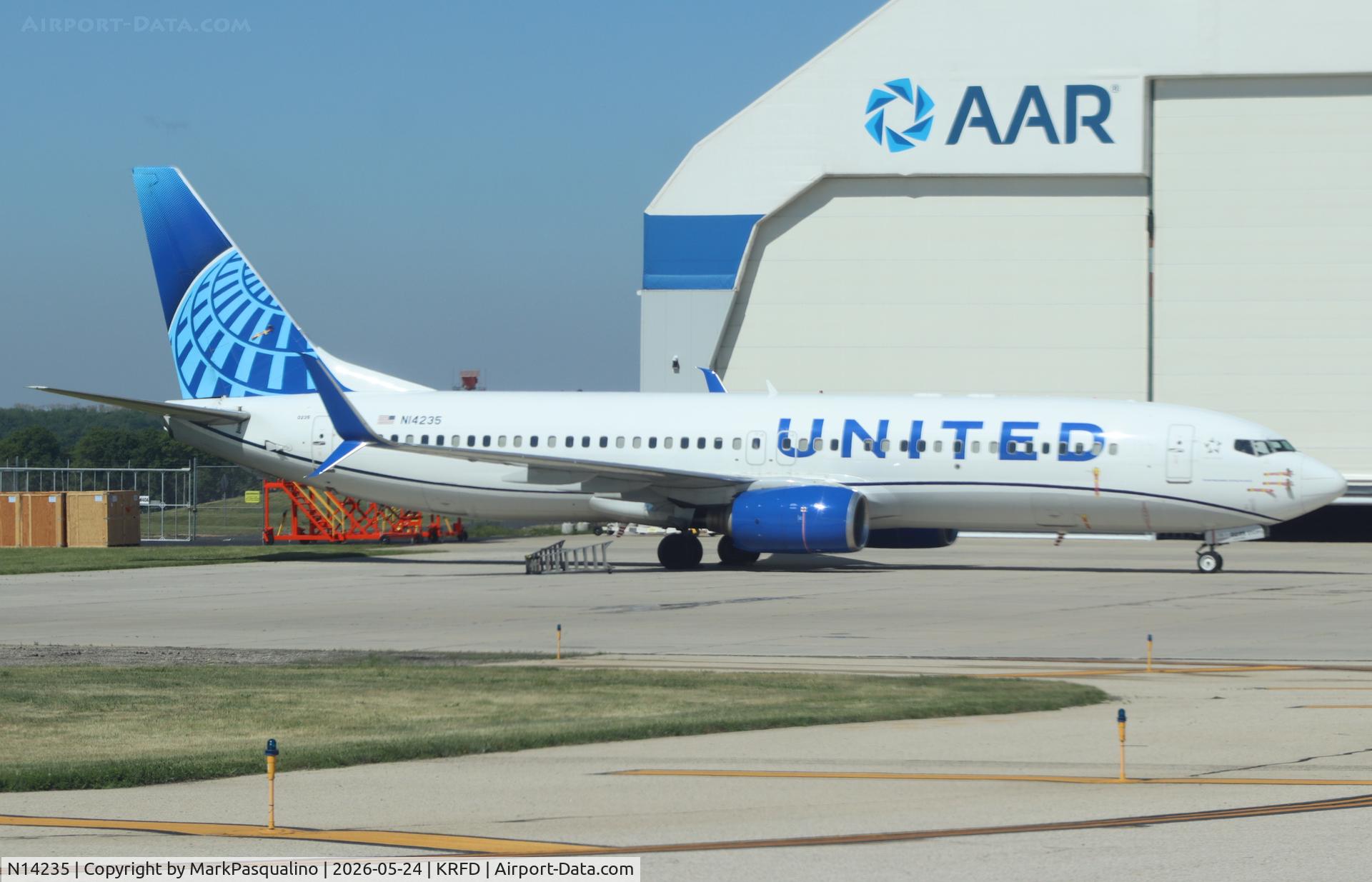 N14235, 1999 Boeing 737-824, c/n 28947, Boeing 737-824
