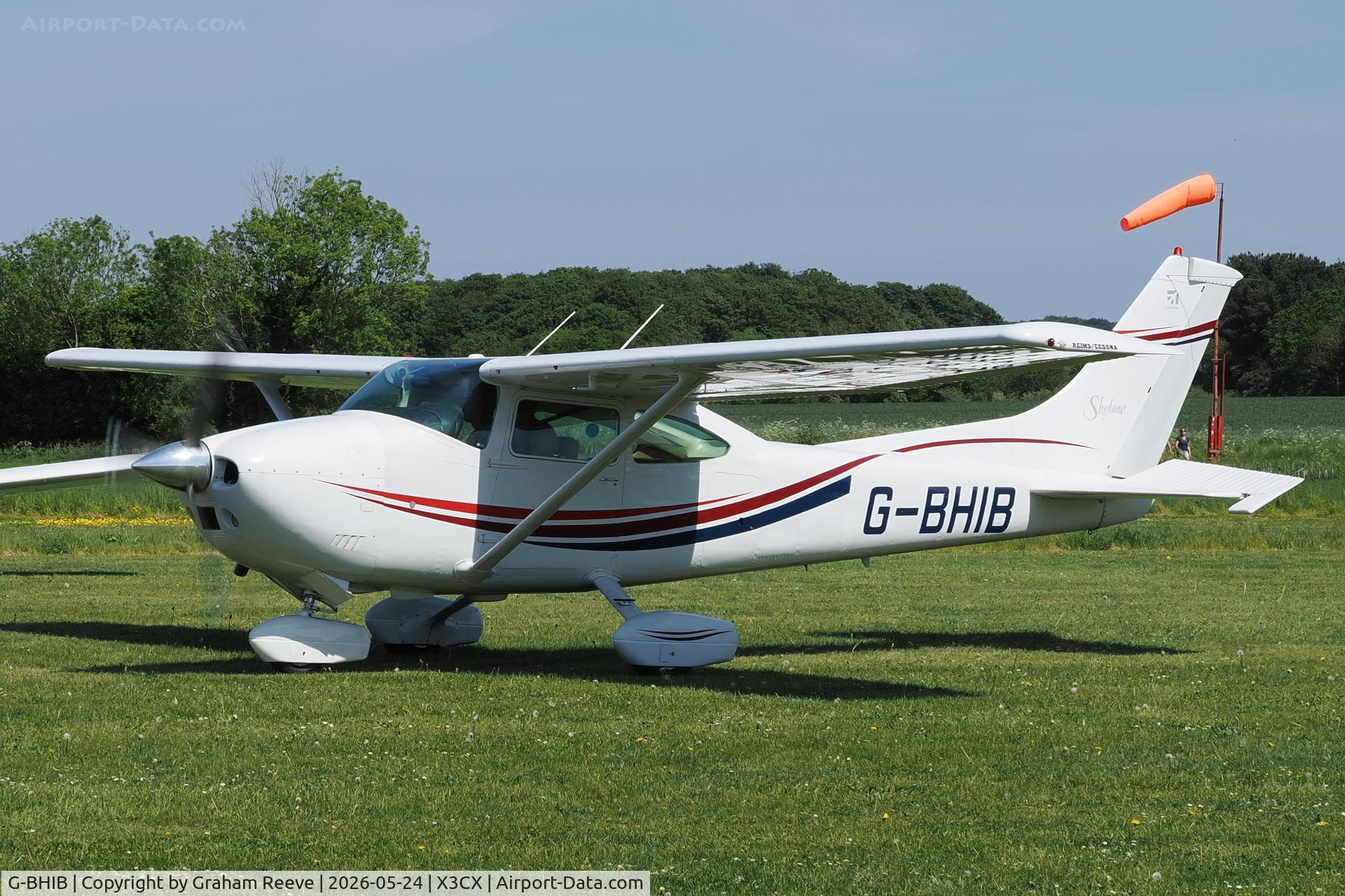 G-BHIB, 1980 Reims Cessna F182Q Skylane, c/n 0134, On the ground at Northrepps.