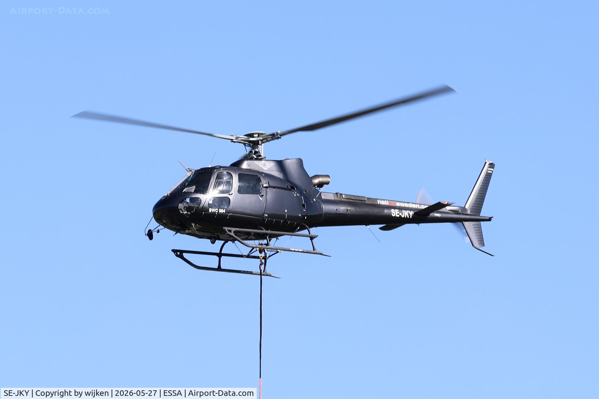 SE-JKY, 2009 Eurocopter AS-350B Ecureuil, c/n 4884, Märsta