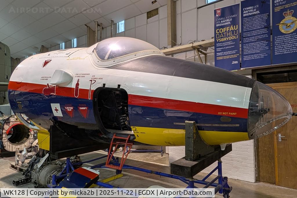WK128, 1954 English Electric Canberra B.2, c/n R3/EA3/6642, Preserved