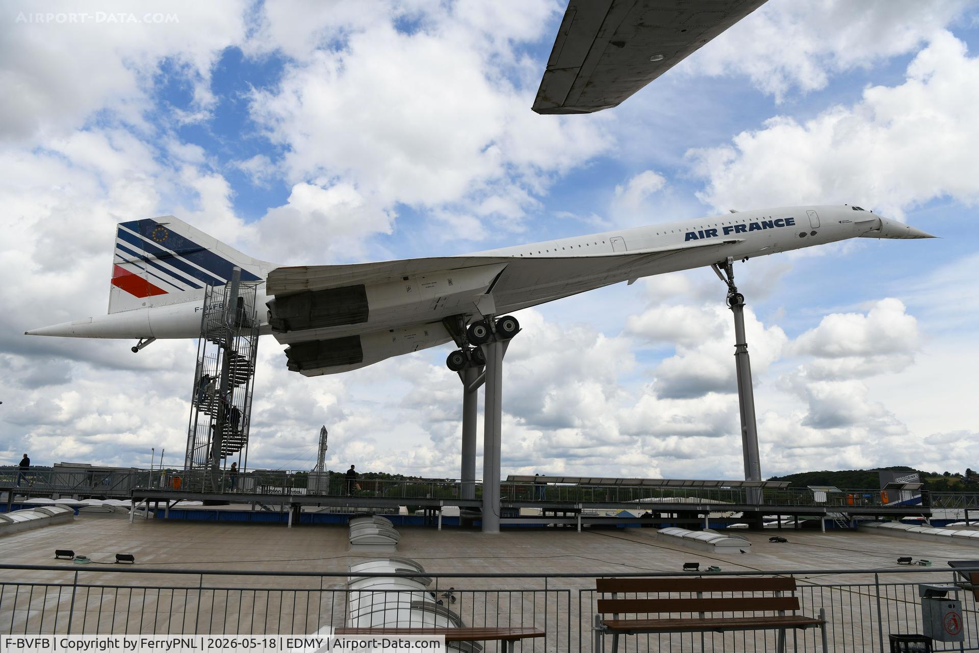 F-BVFB, 1976 Aerospatiale-BAC Concorde 101, c/n 207, Concorde on a roof-top