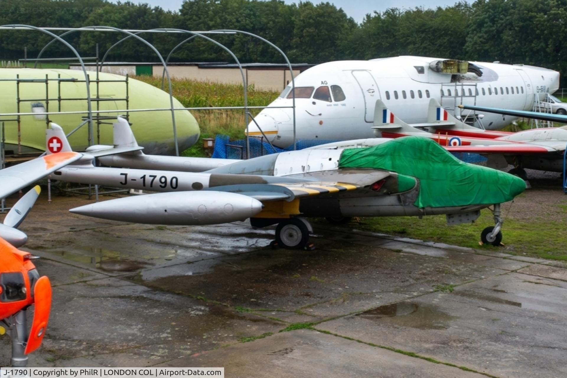J-1790, 1957 De Havilland (F+W Emmen) DH-112 Venom FB.54, c/n 431, J-1790 1956 DH112 Venom FB.54 SwissAF London Colney 
