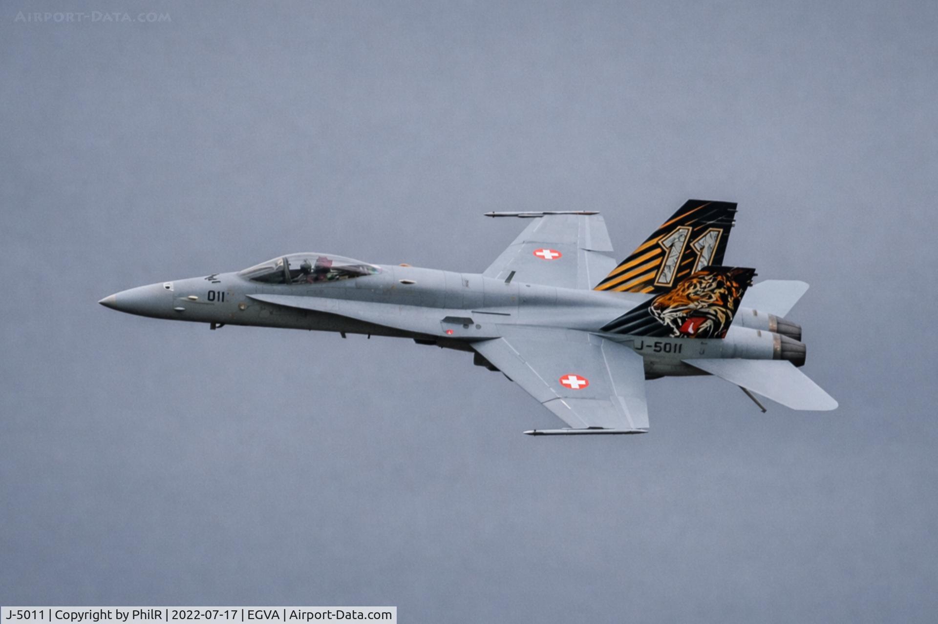 J-5011, McDonnell Douglas F/A-18C Hornet, c/n 1351, J-5011 1998 MD FA-18C Hornet SwiAF RIAT Fairford 
