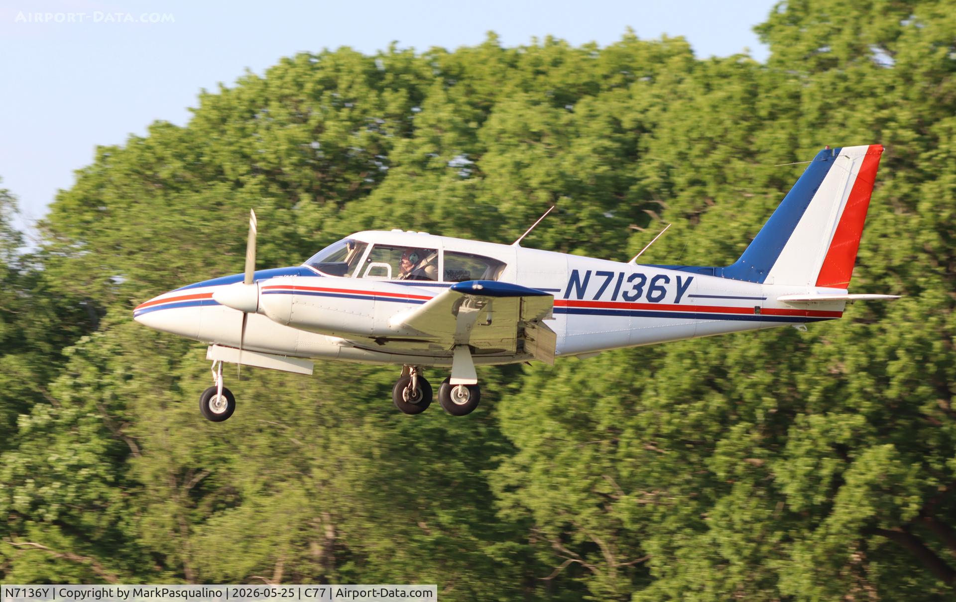 N7136Y, 1963 Piper PA-30 Twin Comanche, c/n 30-158, Piper PA-30