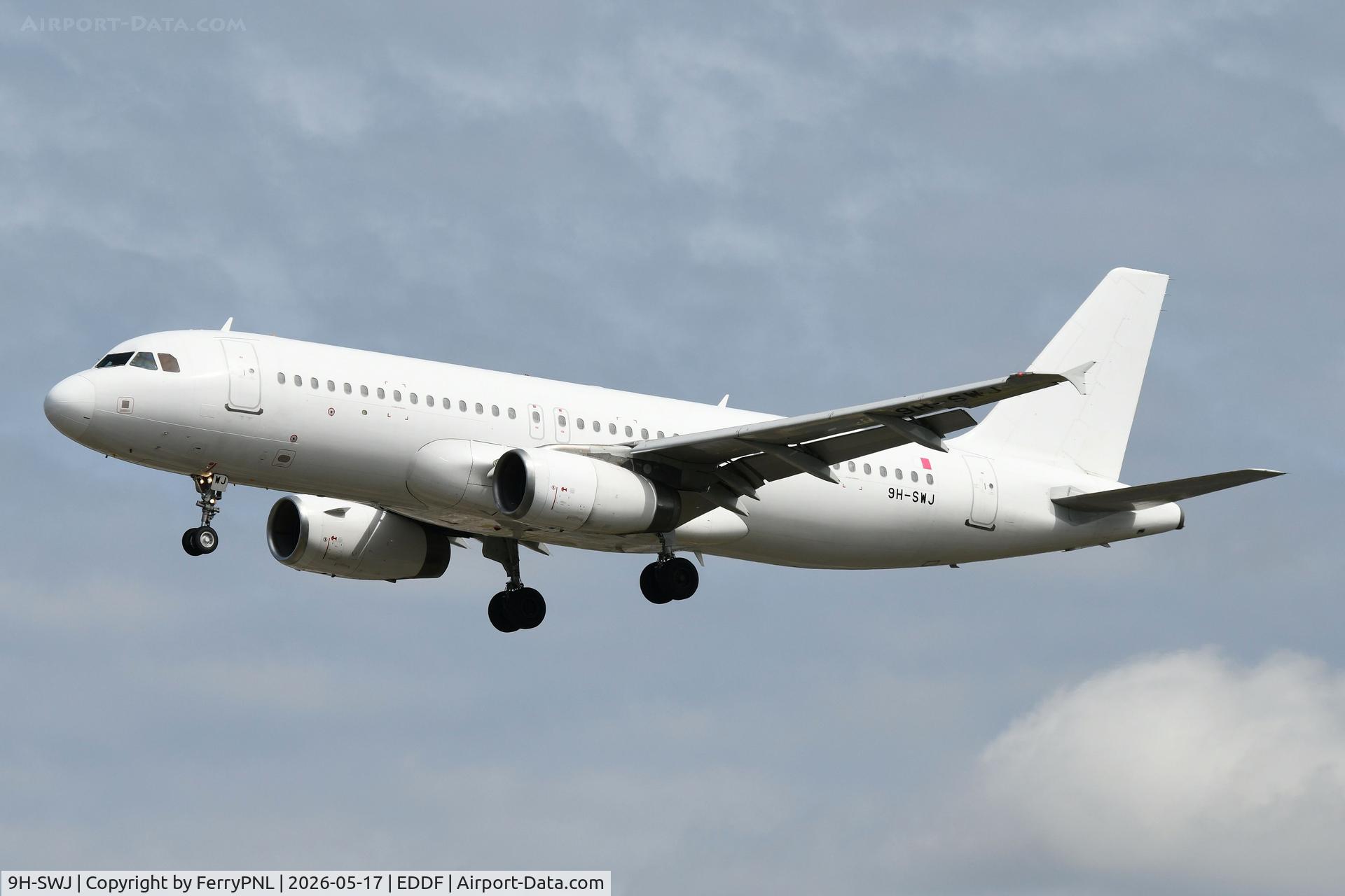 9H-SWJ, Airbus 320-232, c/n 3354, Avion Express Malta A320 