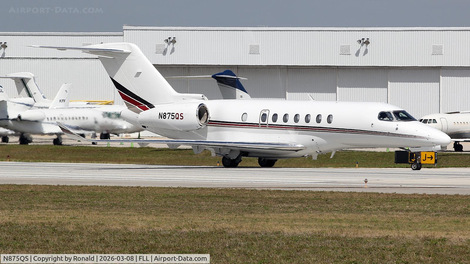 N875QS, 1998 Raytheon Hawker 800XP, c/n 258375, at fll