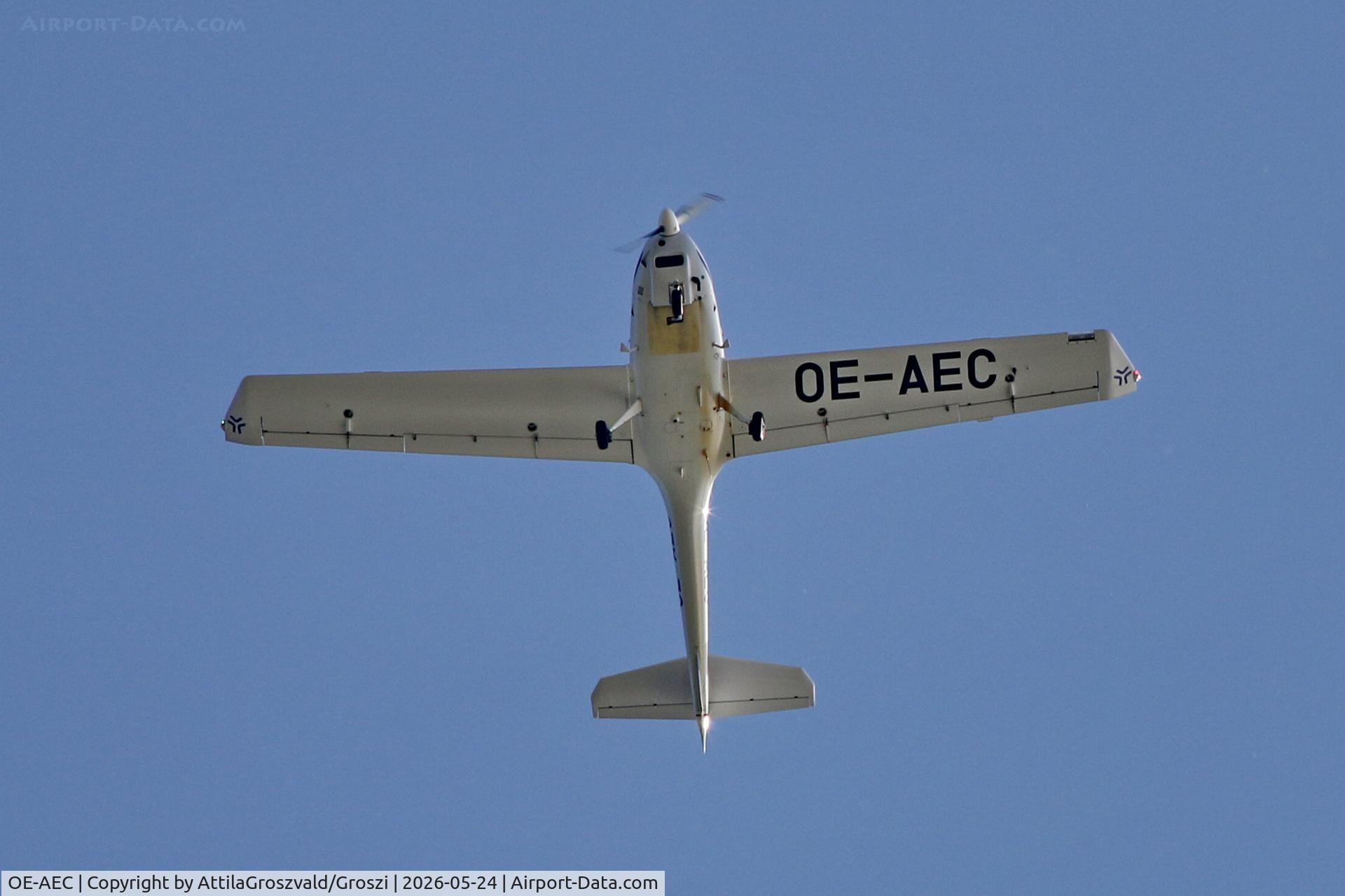 OE-AEC, 2015 Diamond DV-20E Katana, c/n 20.E003, In the airspace of Austria