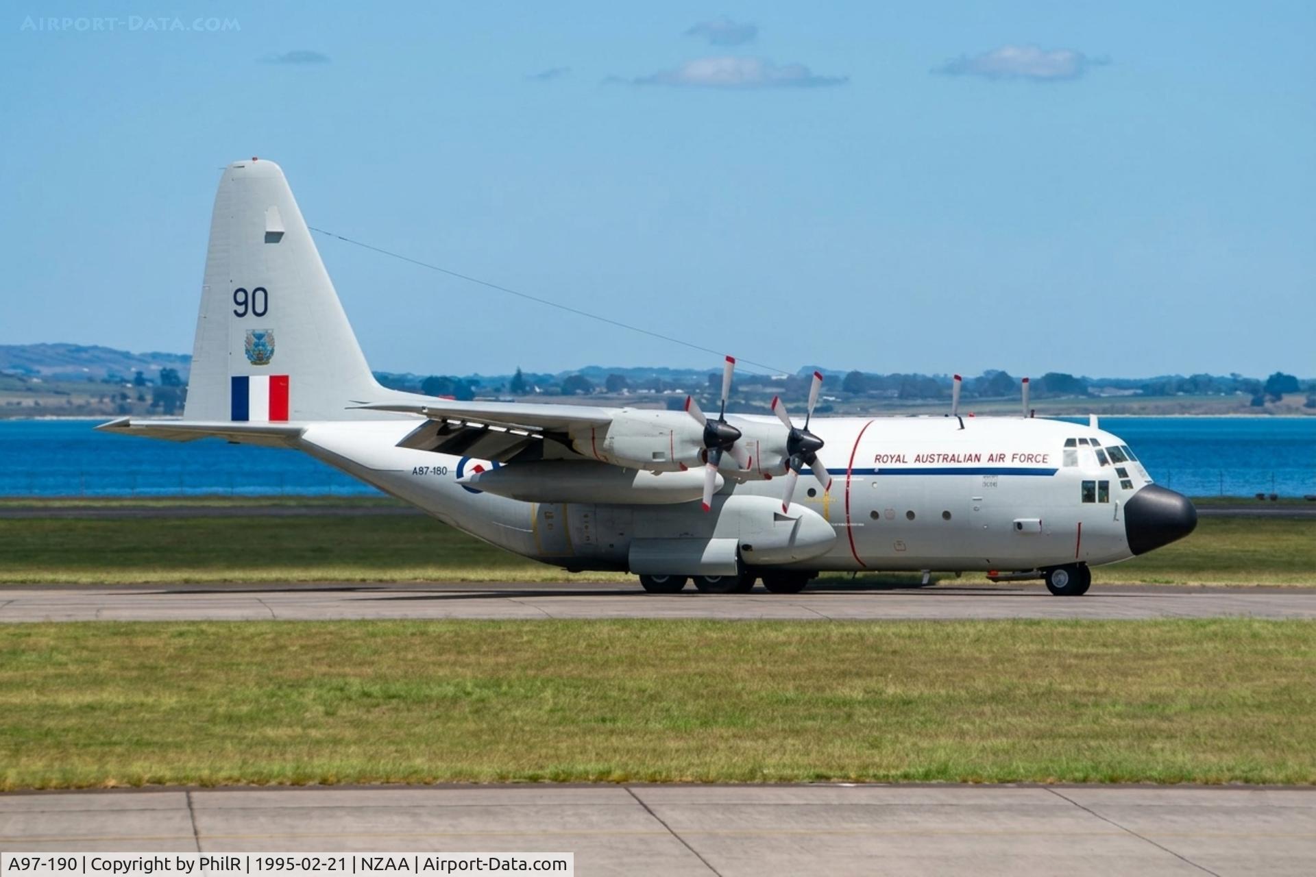 A97-190, 1965 Lockheed C-130E Hercules, c/n 382-4190, A97-190 1967 Lockheed C-130E RAAF AKL