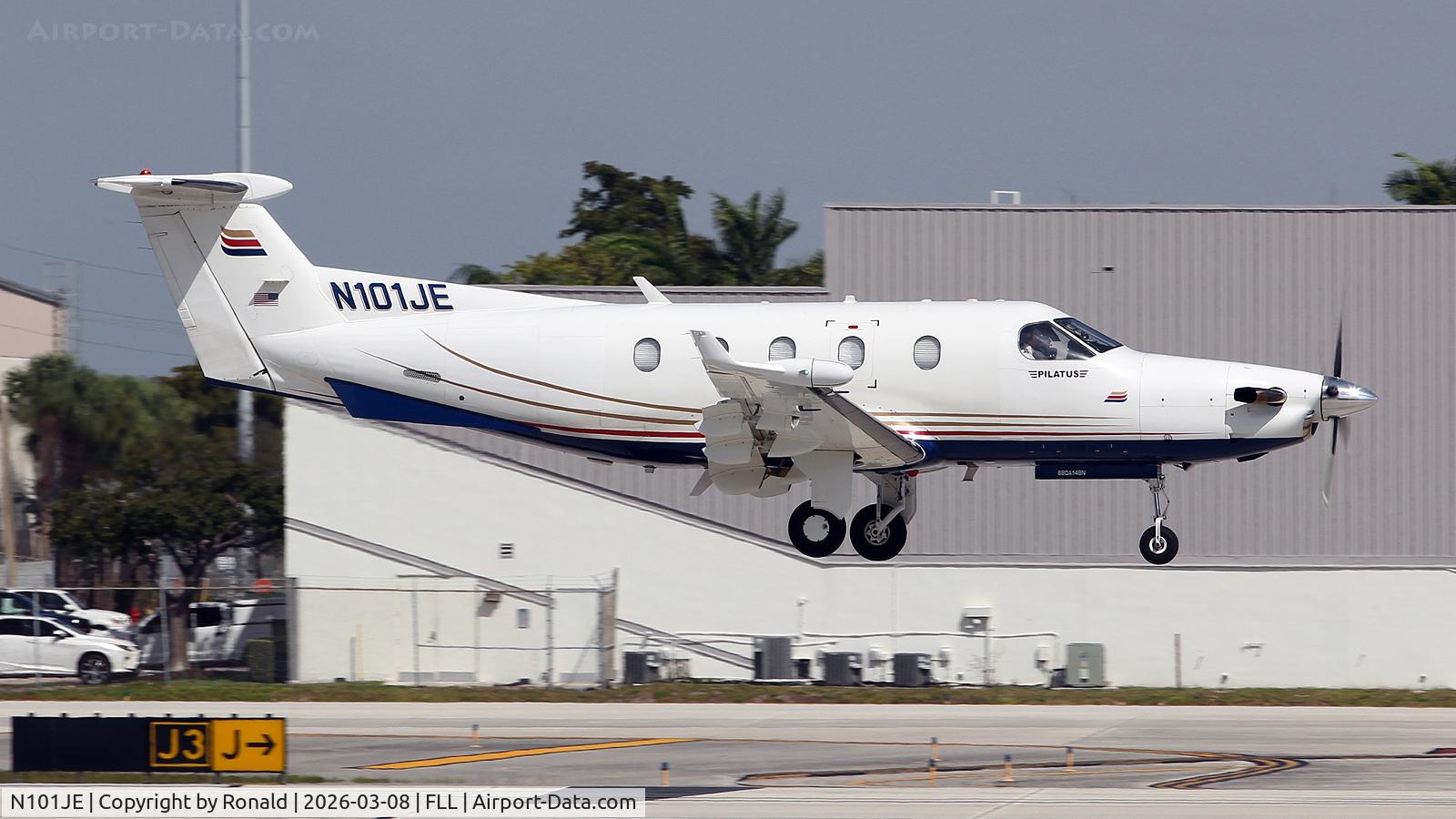 N101JE, 1978 Rutan VariViggen, c/n 219, at fll