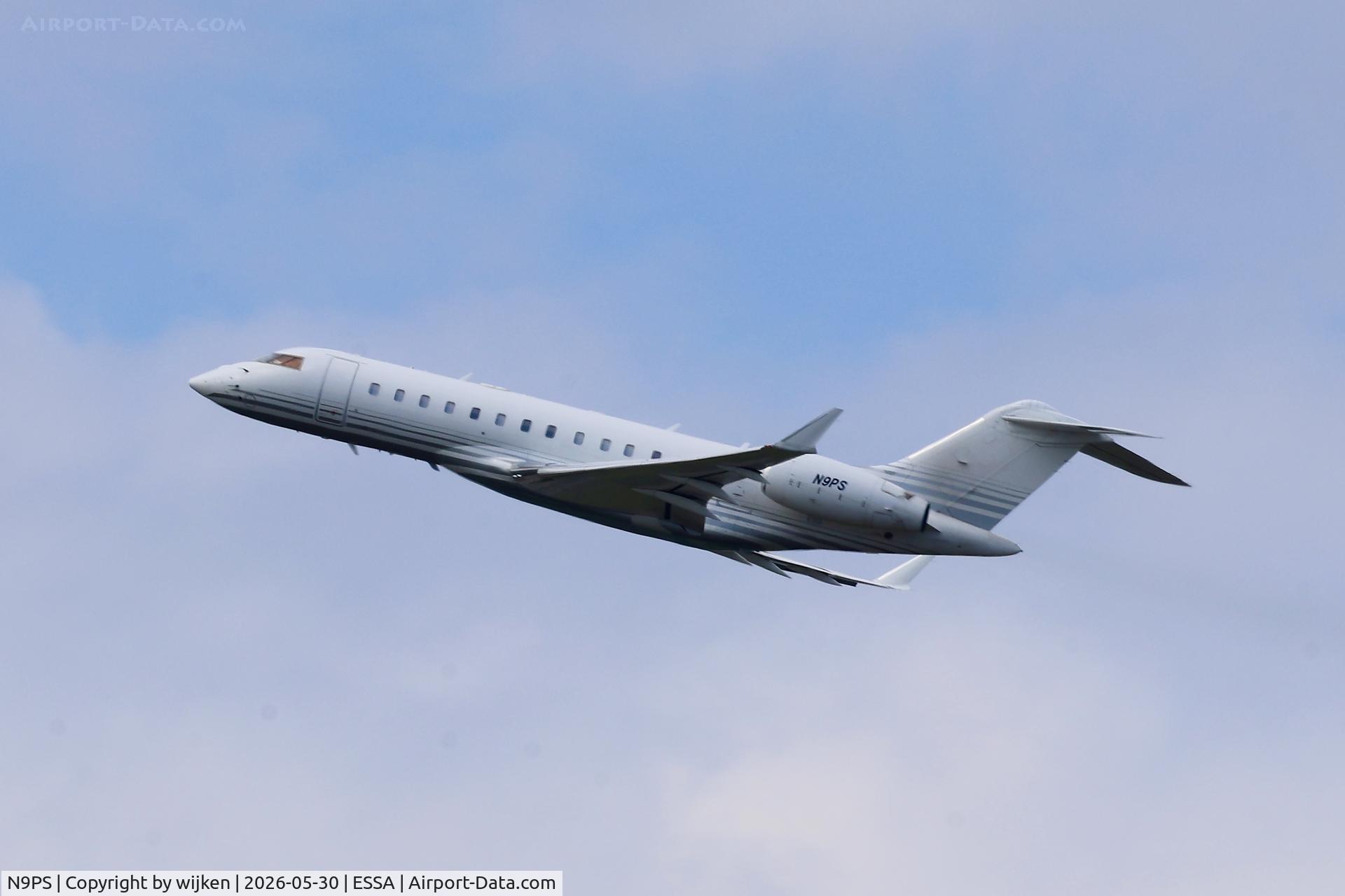 N9PS, 2012 Bombardier   Global 6000, c/n 9526, Rwy 19R