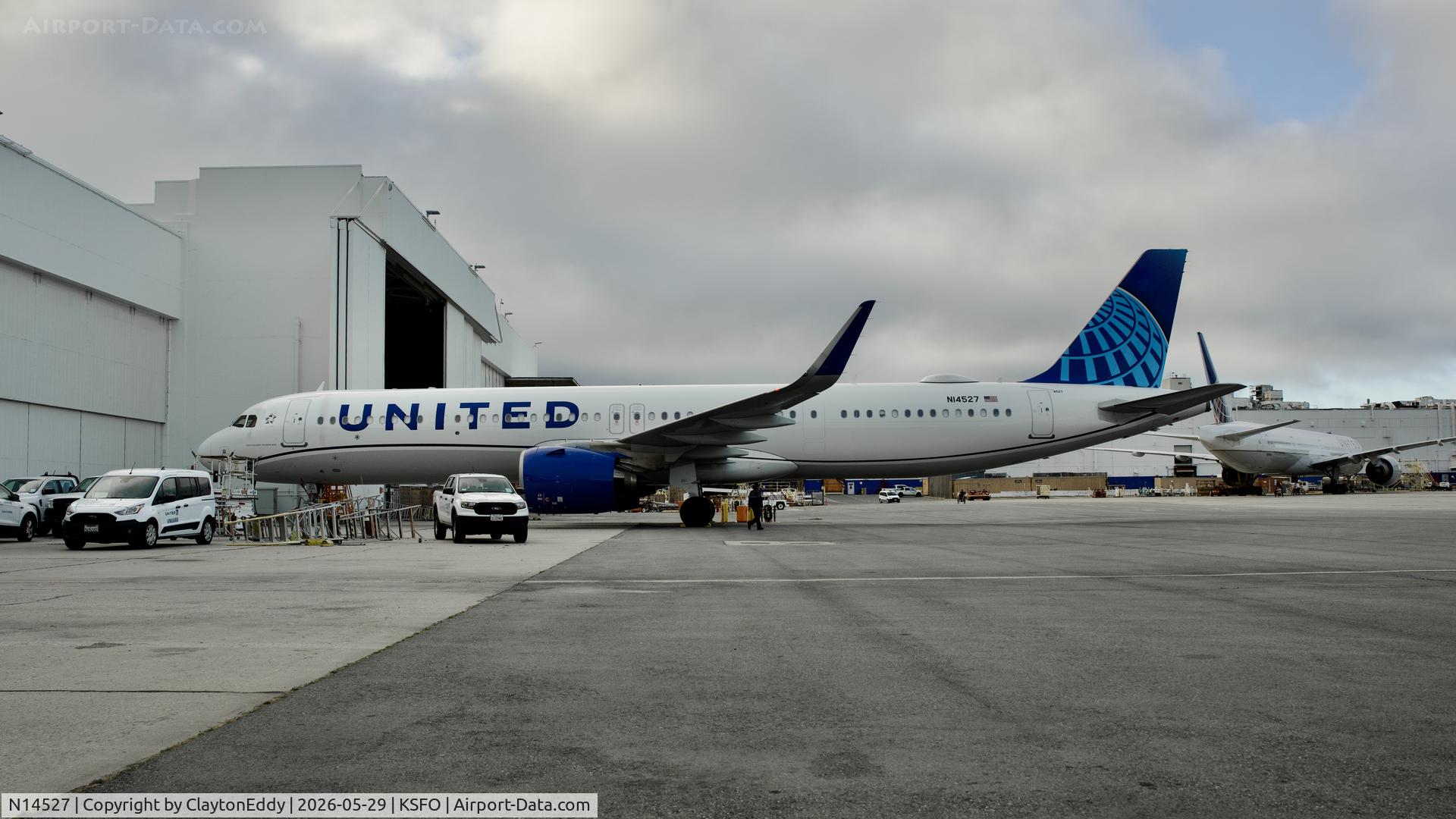 N14527, 2024 Airbus S A S 321-271NX, c/n 12056, SFO 2026