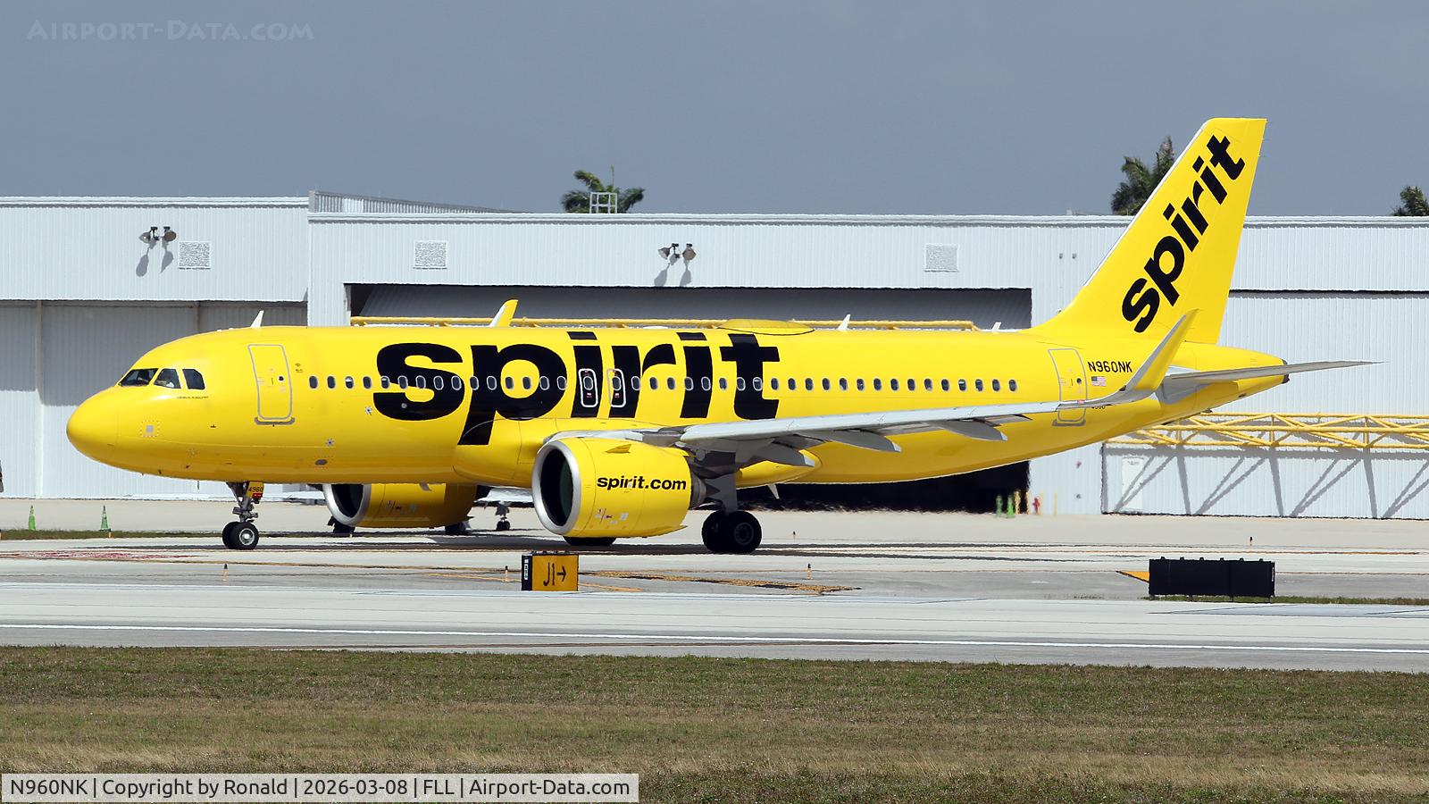 N960NK, 2022 Airbus A320-271N, c/n 11002, at fll