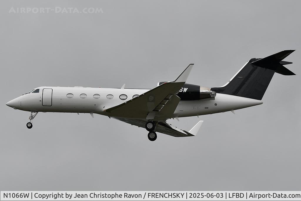 N1066W, 2004 Gulfstream 	  G-IV (G400), c/n 1530, Palma de Mallorca (PMI)	Bordeaux (BOD)	CWG66	