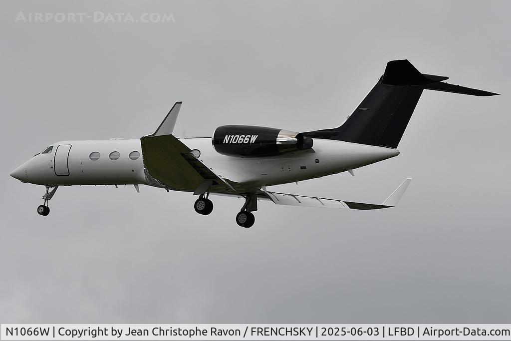N1066W, 2004 Gulfstream 	  G-IV (G400), c/n 1530, Palma de Mallorca (PMI)	Bordeaux (BOD)	CWG66	