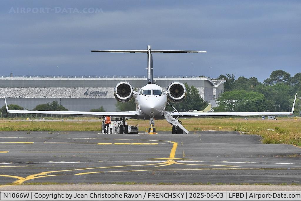 N1066W, 2004 Gulfstream 	  G-IV (G400), c/n 1530, Palma de Mallorca (PMI)	Bordeaux (BOD)	CWG66	