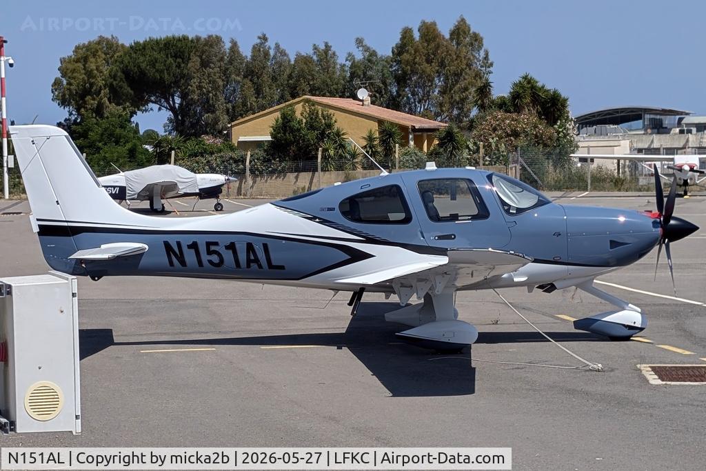 N151AL, 2006 Cirrus SR22, c/n 2222, Parked