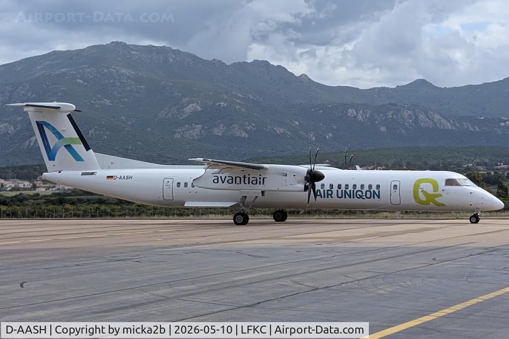 D-AASH, 2008 De Havilland Canada DHC-8-400 Dash 8, c/n 4187, Taxiing, with aditionnal sticker : Air Uniqon