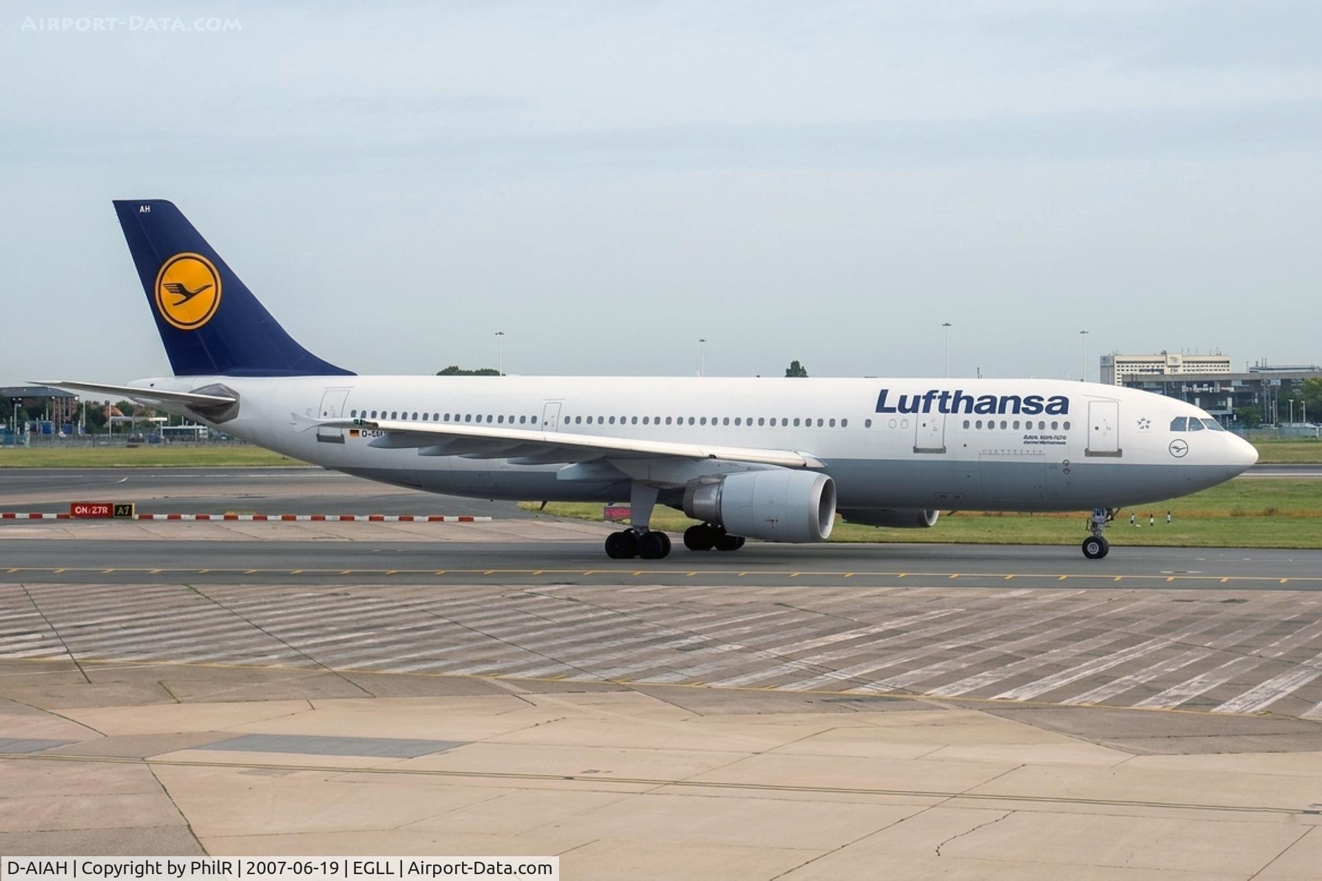 D-AIAH, 1986 Airbus A300B4-603, c/n 380, D-AIAH 1986 A300-600 Lufthansa LHR 
