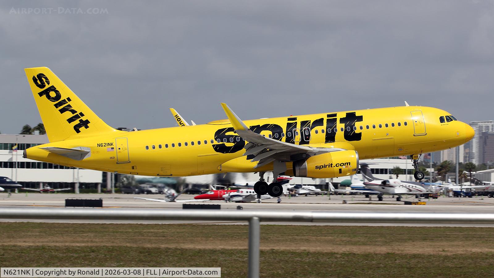 N621NK, 2013 Airbus A320-232, c/n 5672, at fll