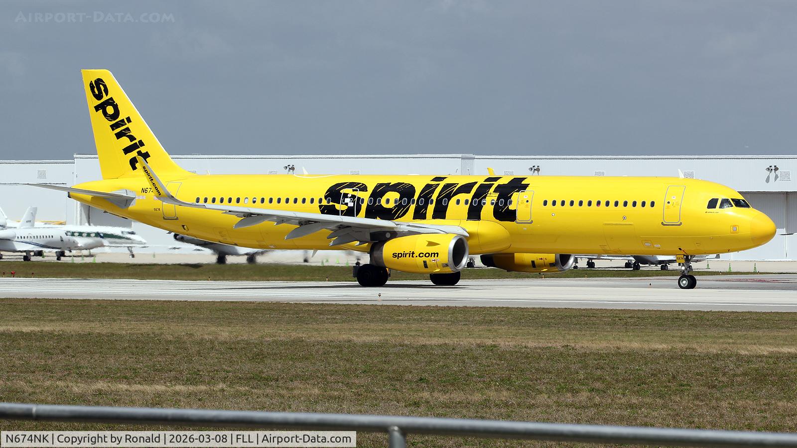 N674NK, 2017 Airbus A321-231, c/n 7462, at fll
