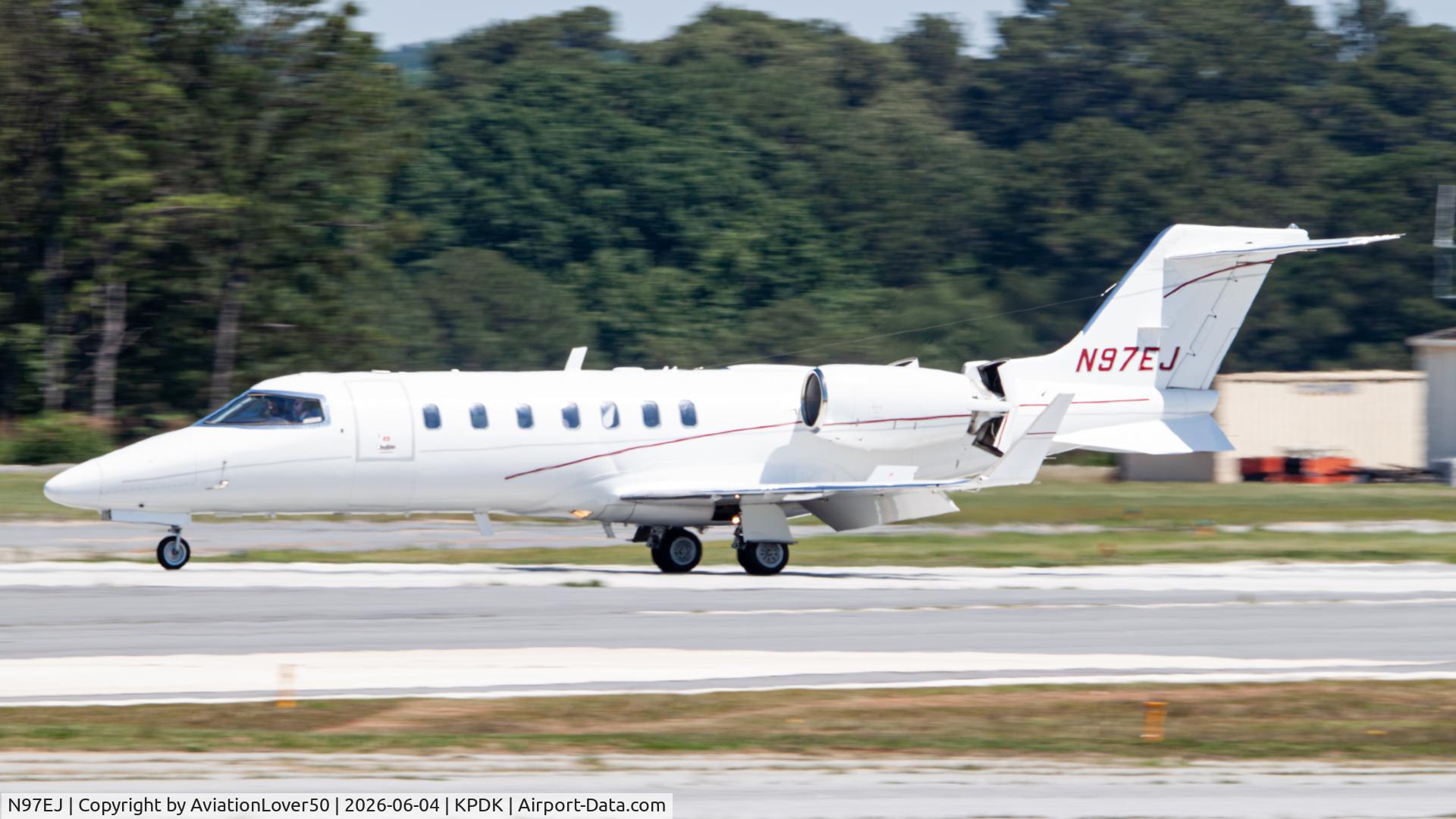 N97EJ, 2008 Learjet 40, c/n 45-2095, Lear 40