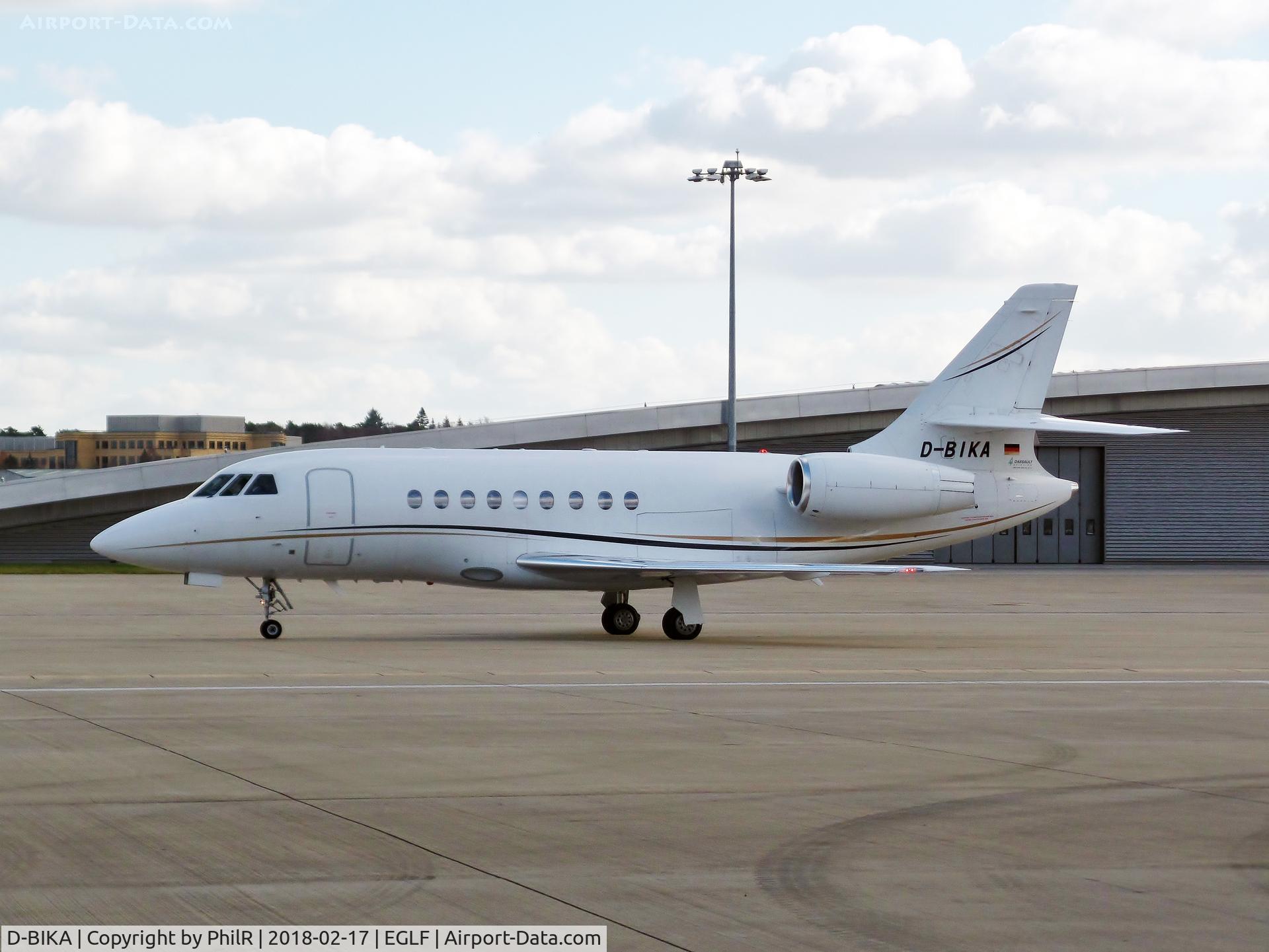 D-BIKA, 2006 Dassault Falcon 2000EX, c/n 76, D-BIKA 2005 Dassault Falcon 2000EX Farnborough 
