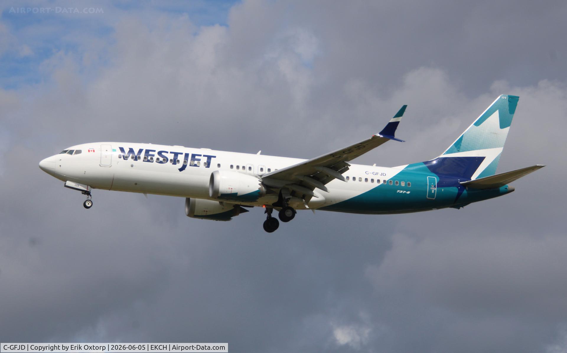 C-GFJD, 2023 Boeing -Vertol B737 MAX 8, c/n 60551 l/n 8790, C-GFJD landing rw 22L