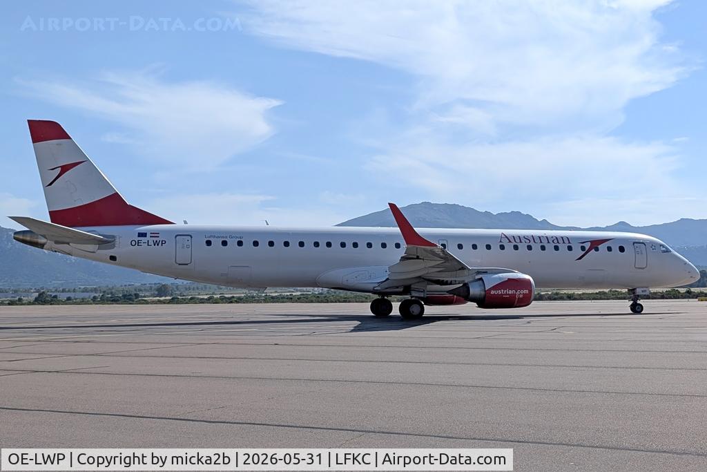 OE-LWP, 2012 Embraer 195LR  (ERJ-190-200LR), c/n 19000558, Taxiing