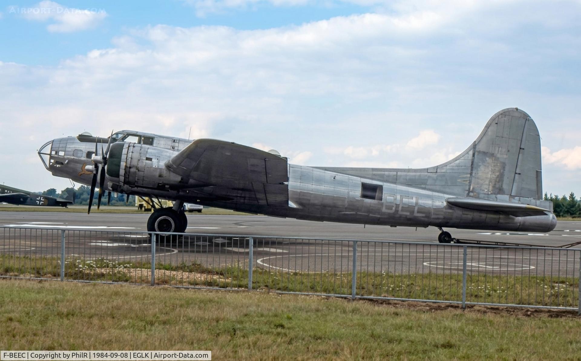 F-BEEC, 1944 Boeing B-17G Flying Fortress, c/n 8627, F-BEEC (44-85718, G-FORT, N900RW) 1945 Boeing B-17G USAF Blackbushe 