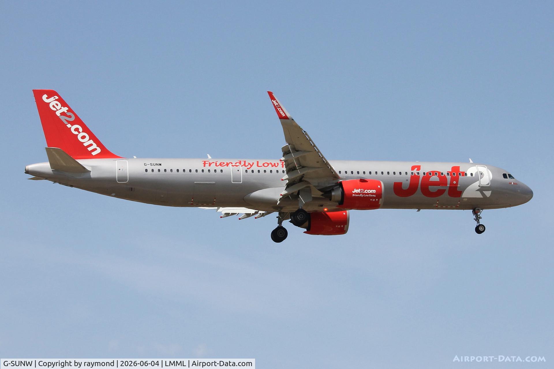 G-SUNW, Airbus A321-251NX, c/n 12760, Jet2 Airbus A321-251NX reg G-SUNW approaching RW13 landing in Malta.