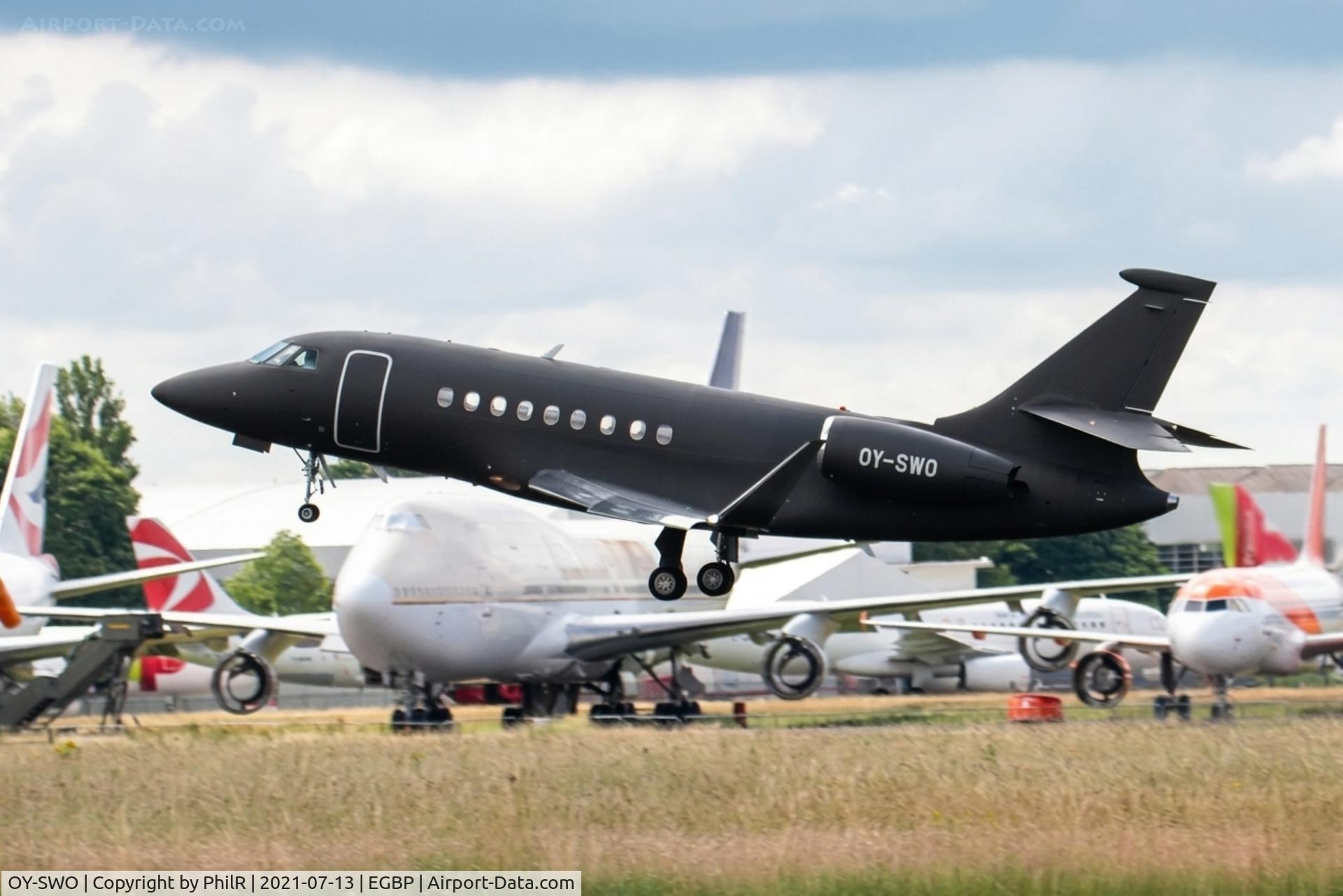 OY-SWO, 2014 Dassault Falcon 2000S, c/n 725, OY-SWO 20014 Dassault Falcon 2000S Blackbird Air Charter Kemble (1).JPG