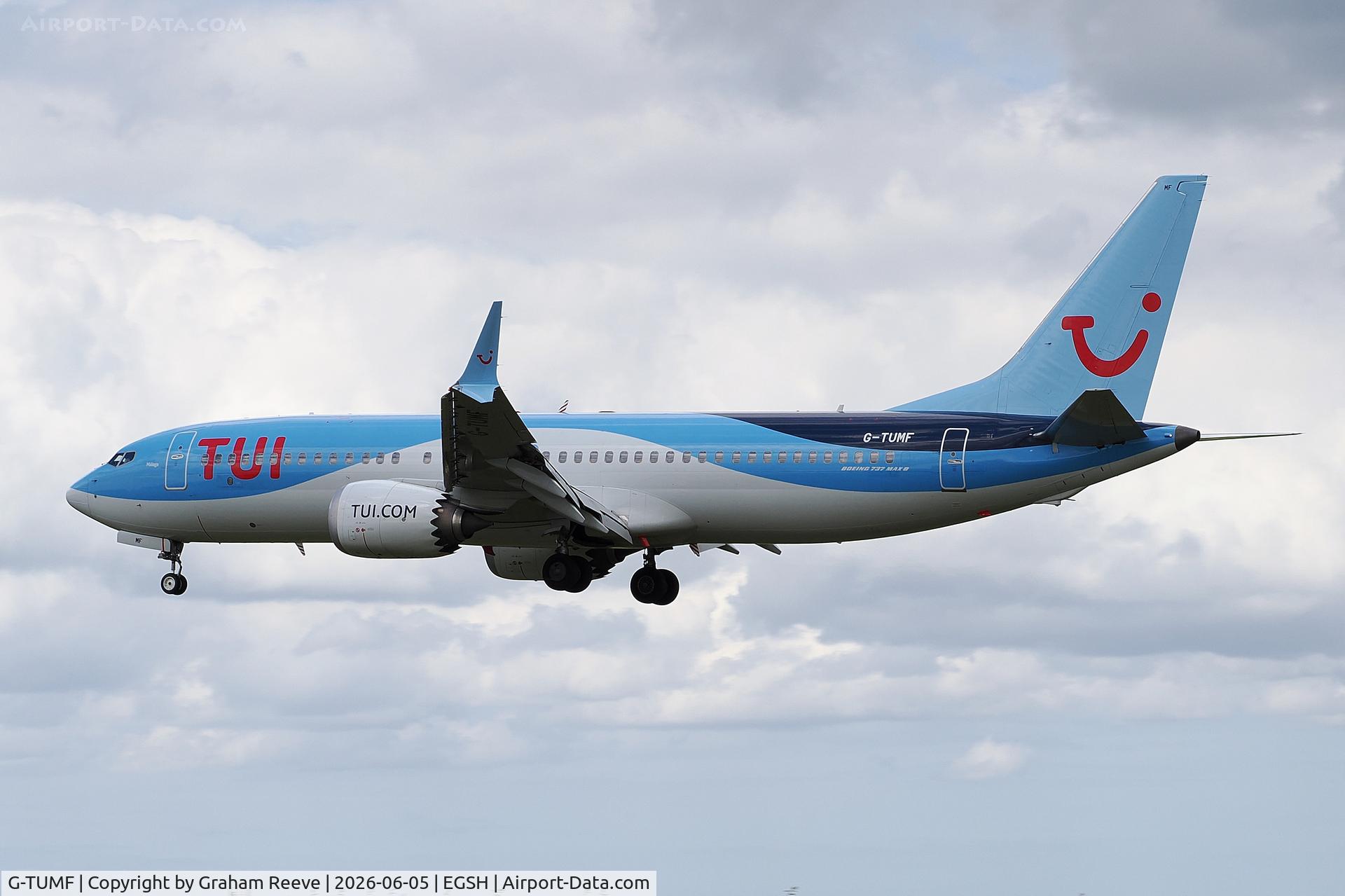 G-TUMF, 2019 Boeing 737-8 MAX, c/n 44599, Landing at Norwich.