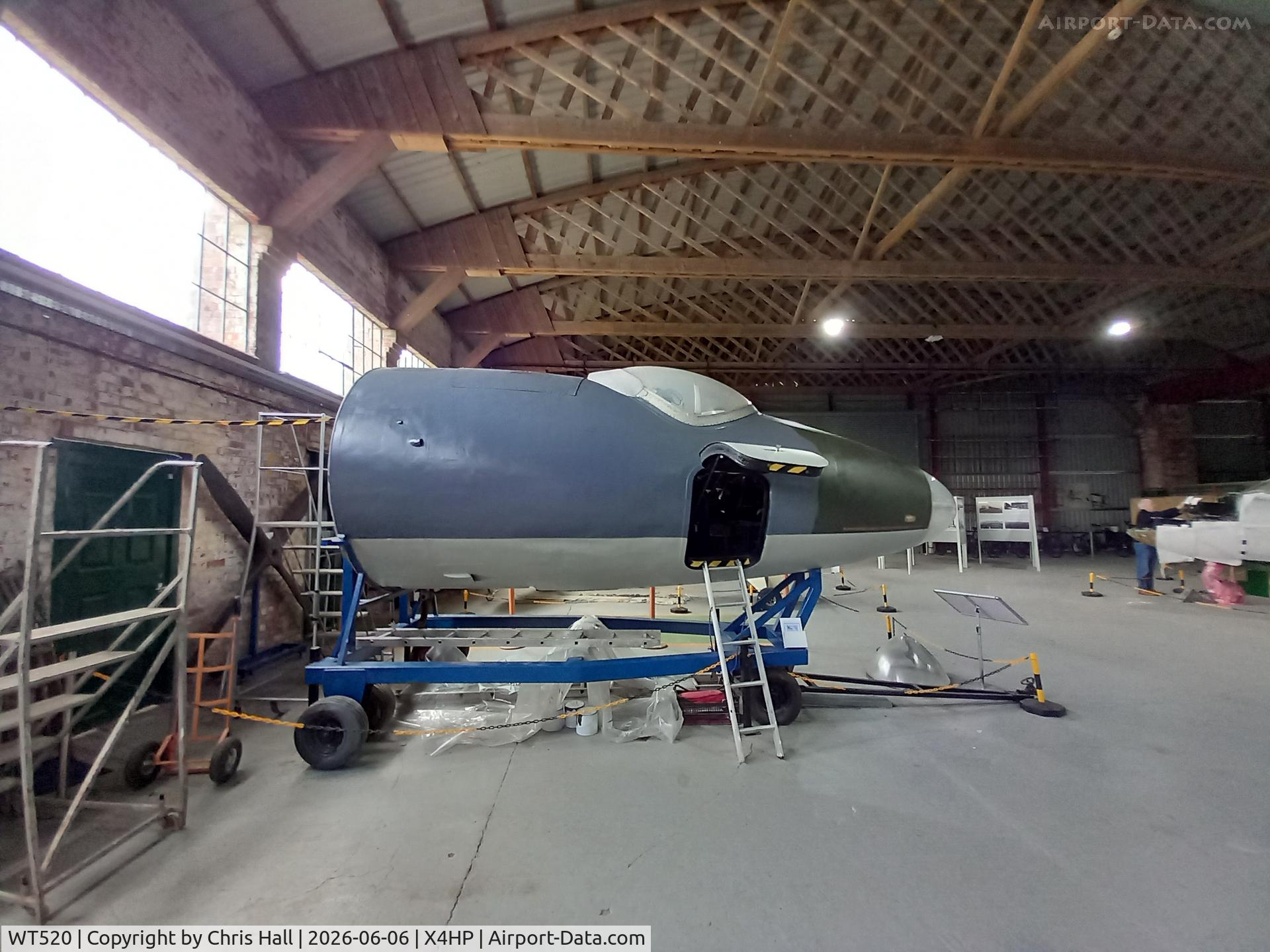 WT520, 1955 English Electric Canberra PR.7, c/n 71413, Hooton Park - X4HP