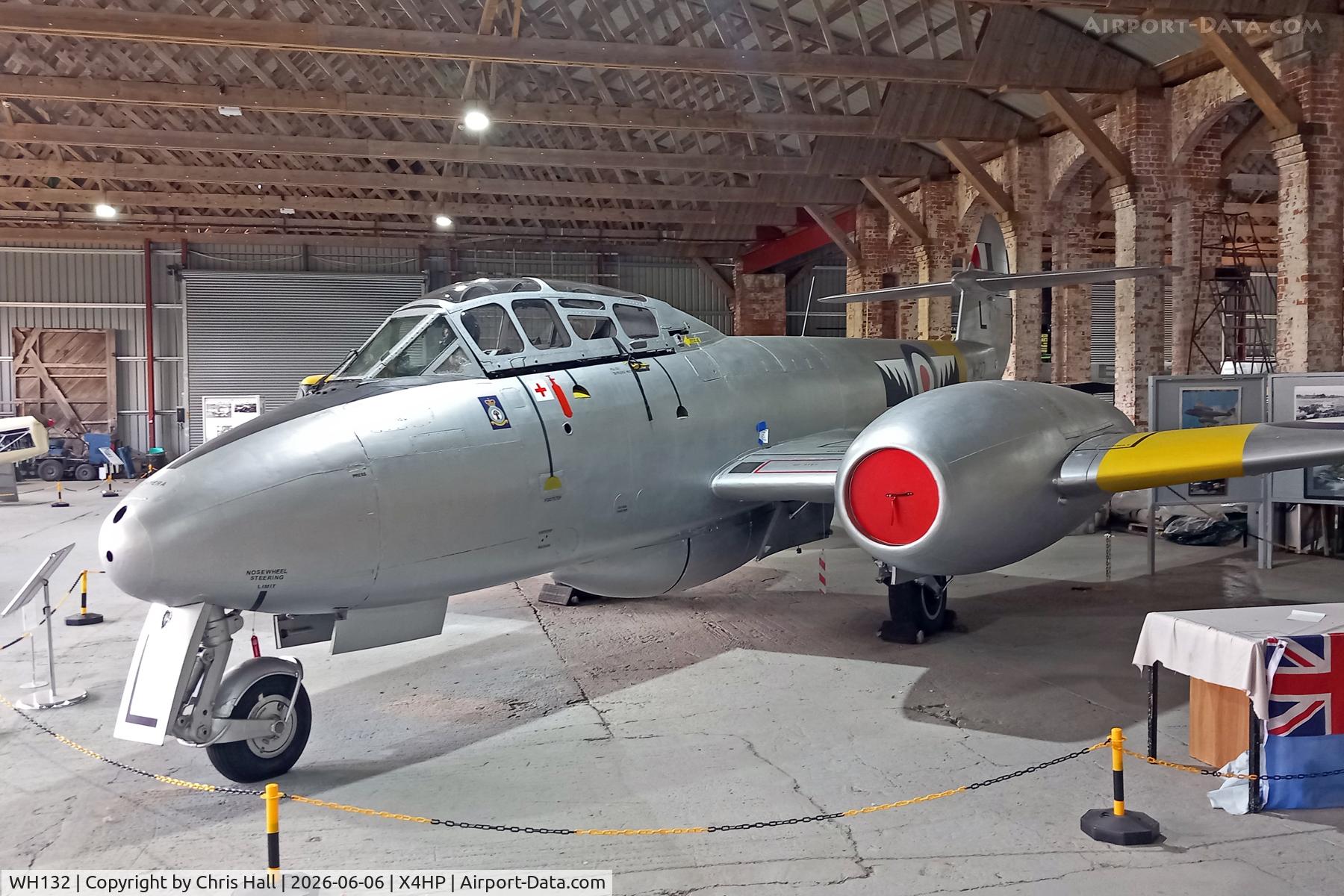 WH132, Gloster Meteor T.7, c/n Not found WH132, Hooton Park - X4HP